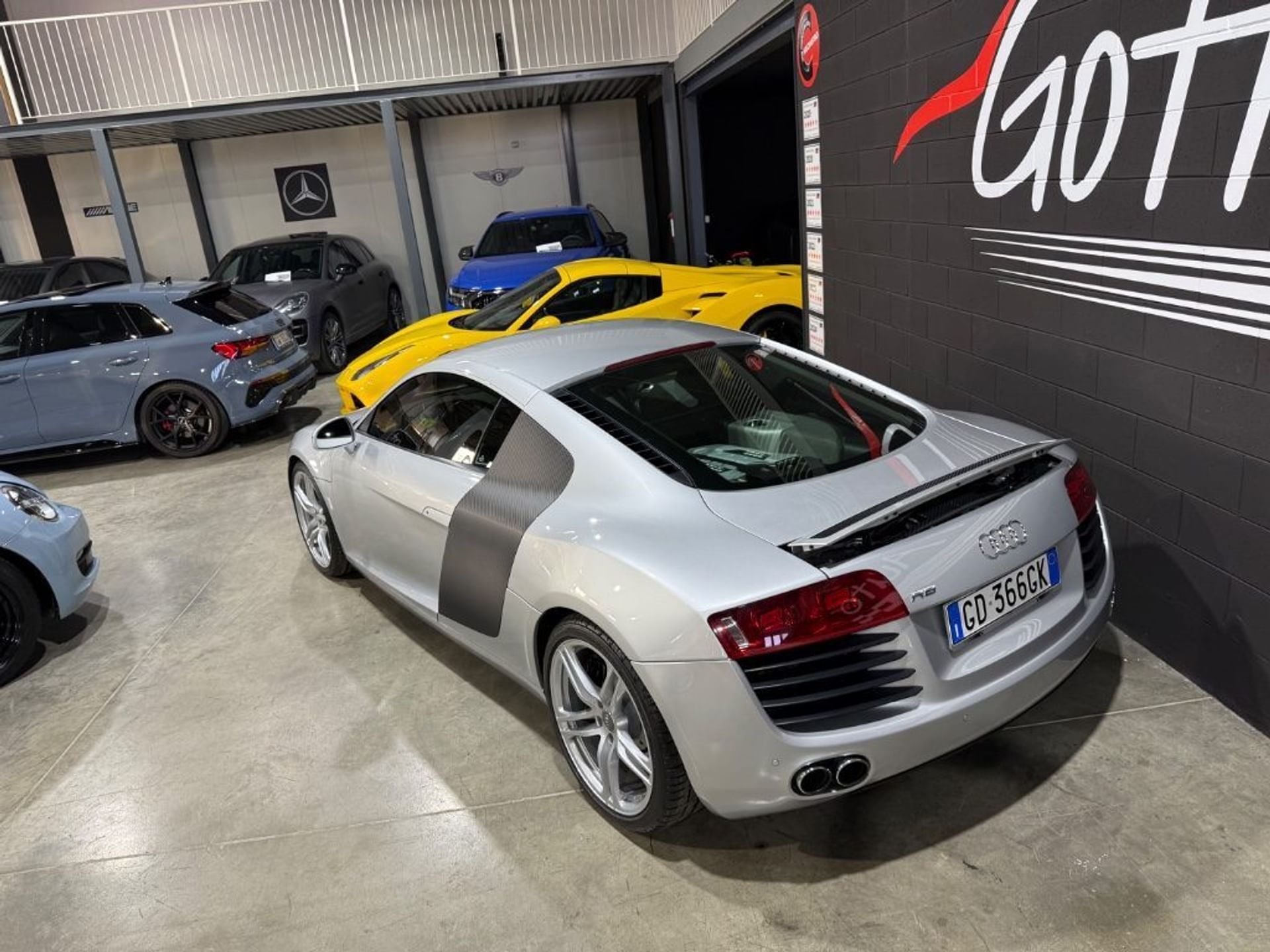 Audi R8