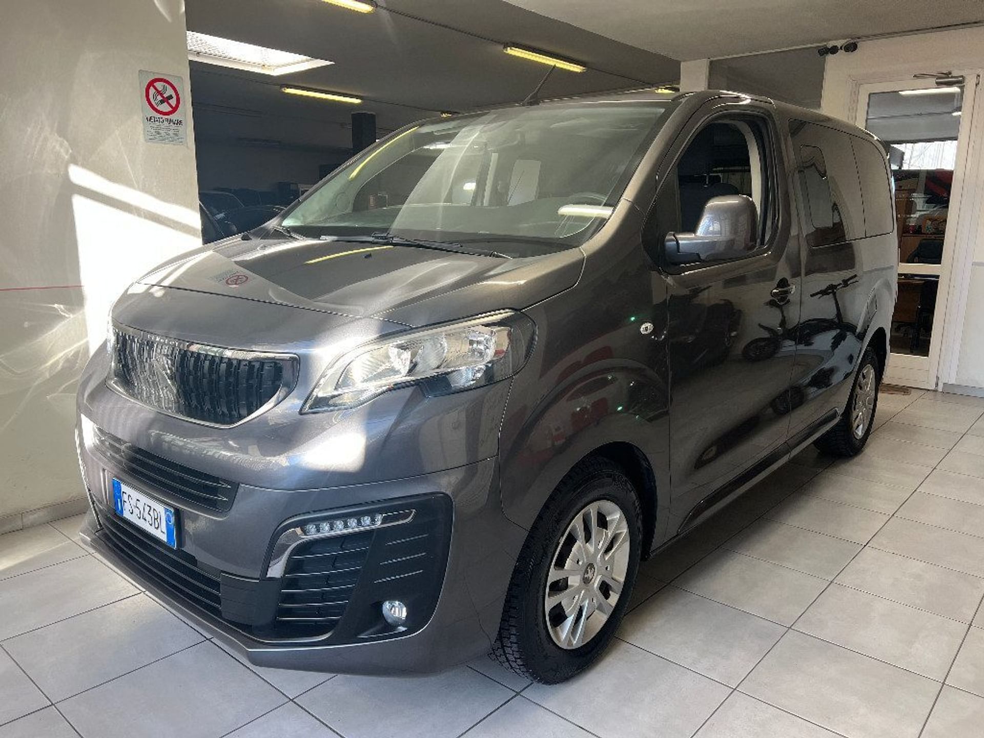Peugeot Traveller