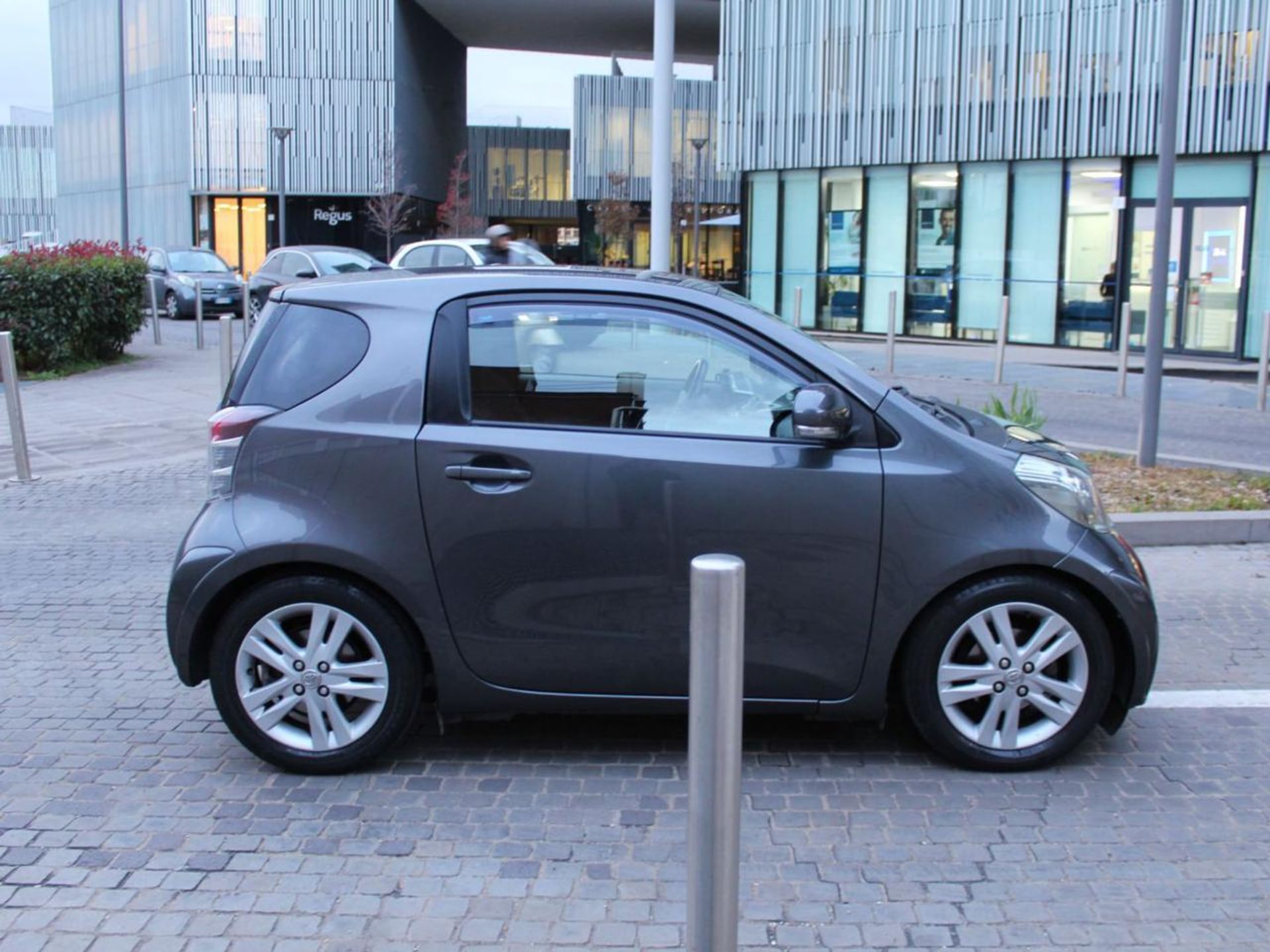 Toyota iQ