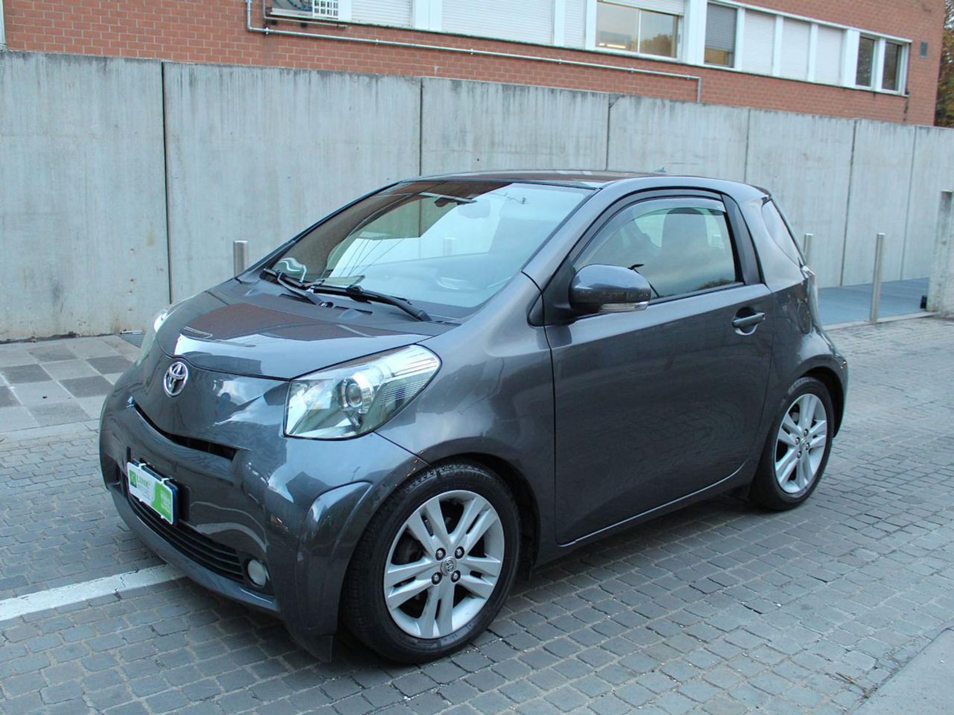 Toyota iQ