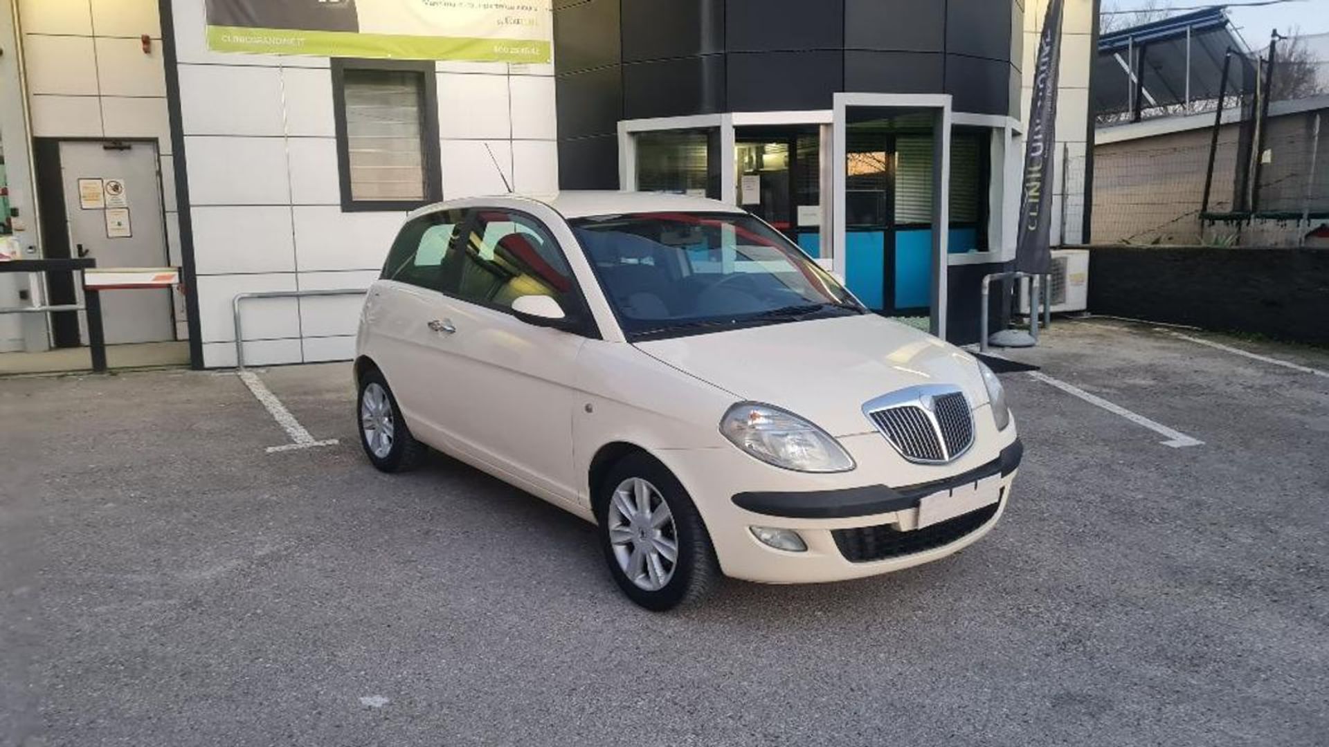 Lancia Ypsilon