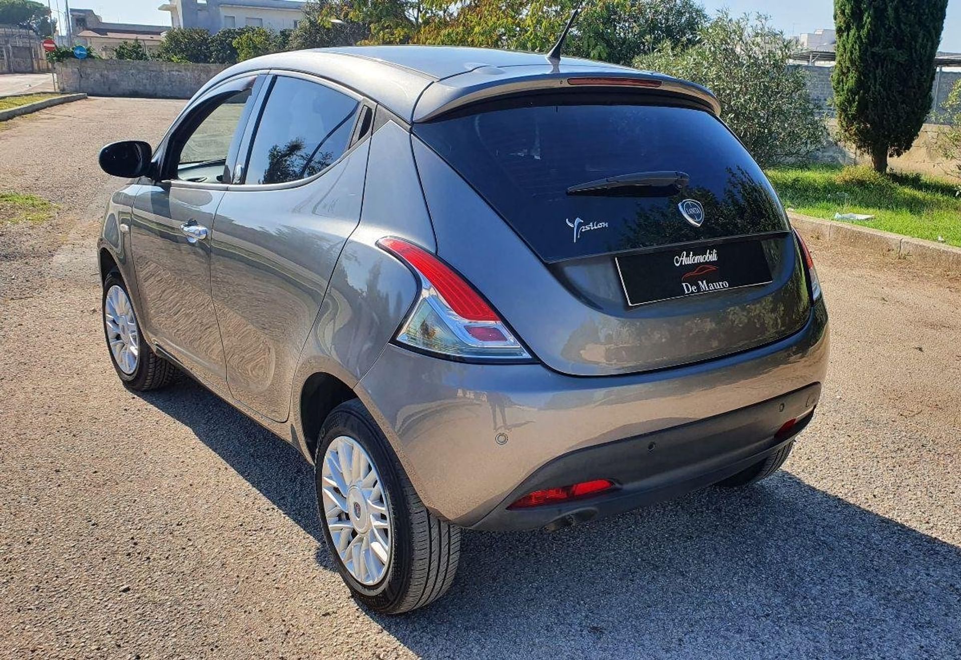 Lancia Ypsilon