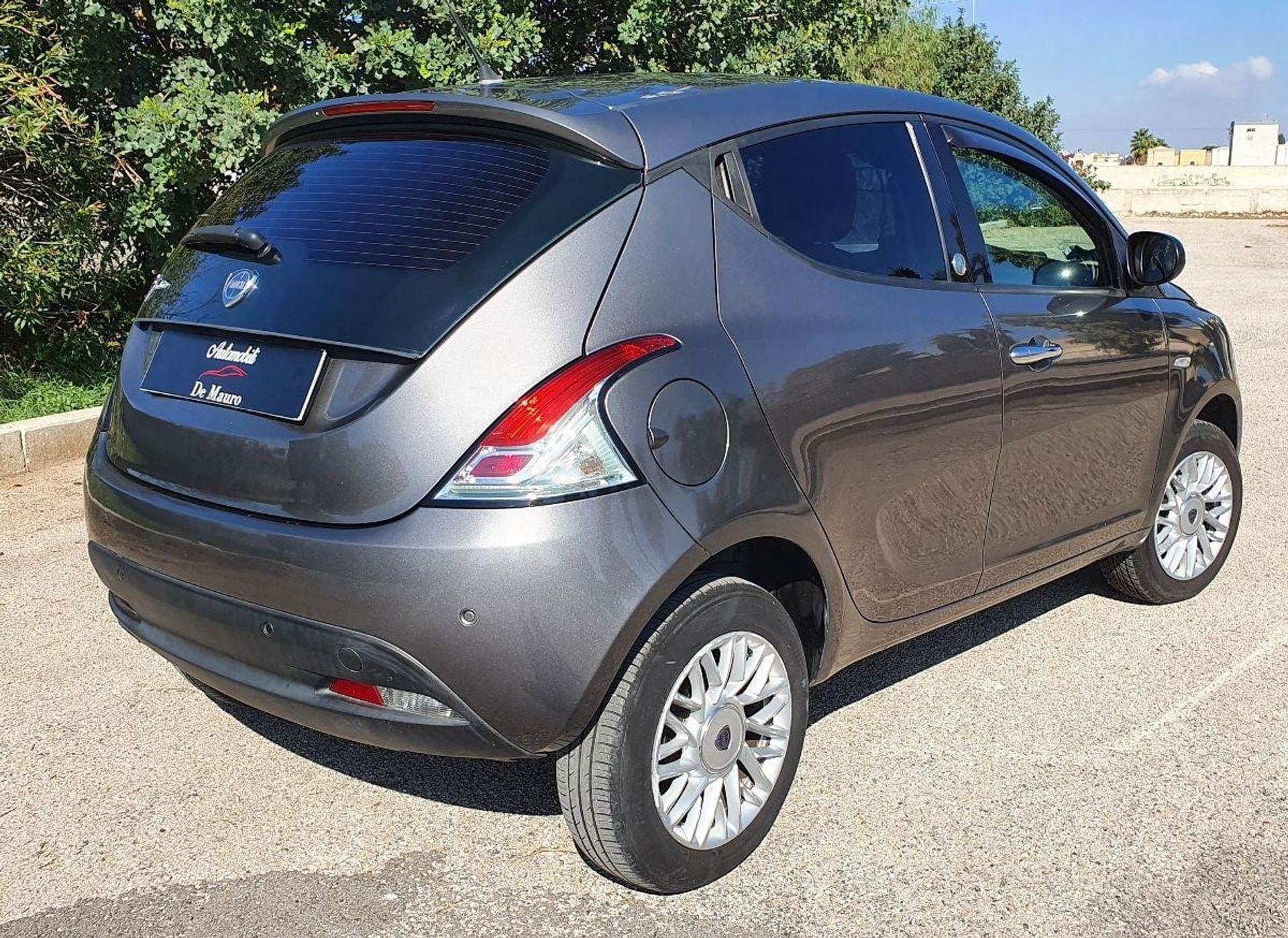Lancia Ypsilon