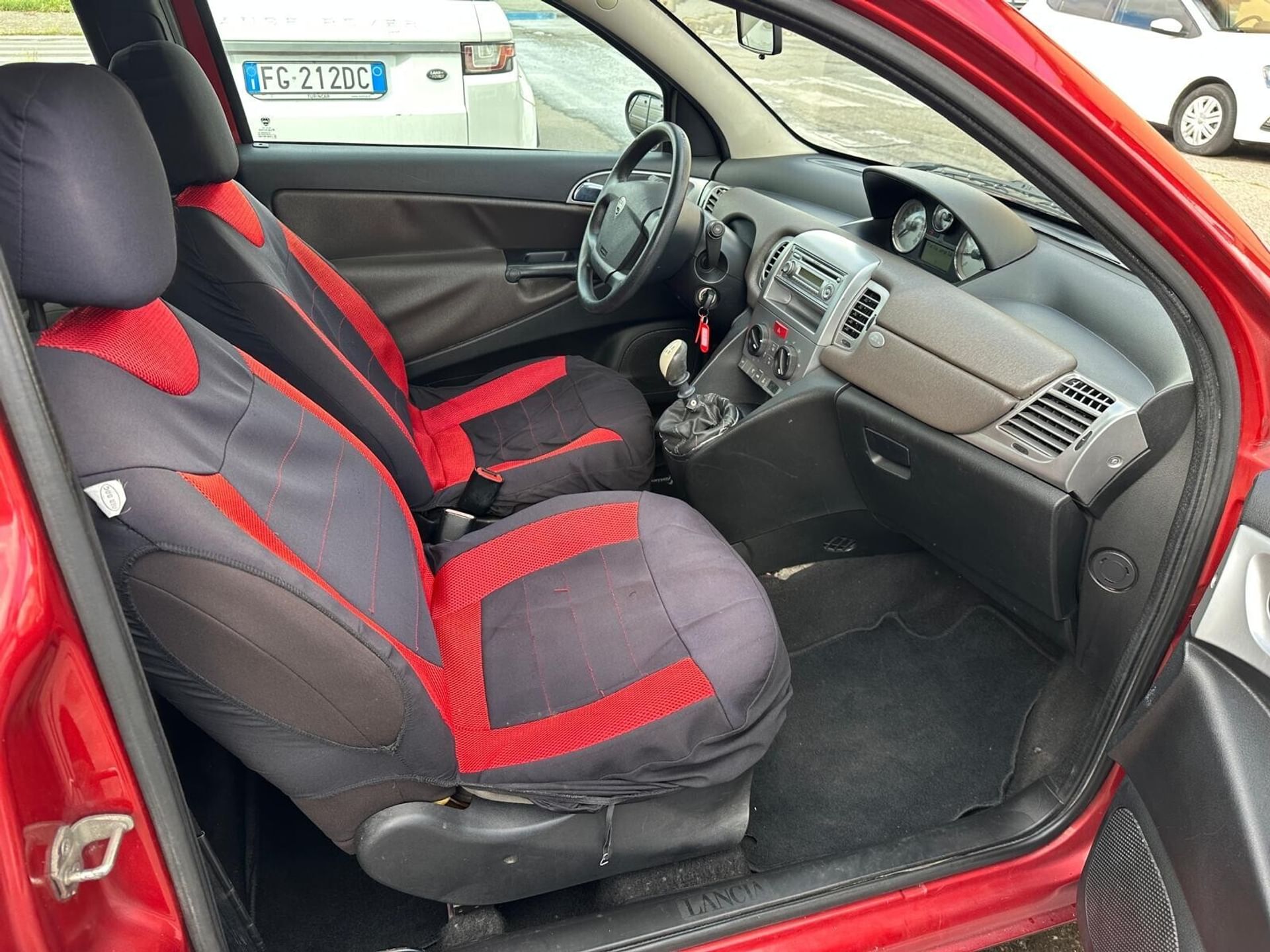 Lancia Ypsilon