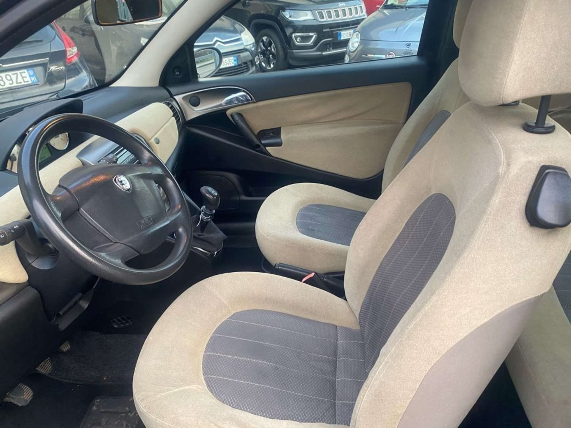 Lancia Ypsilon