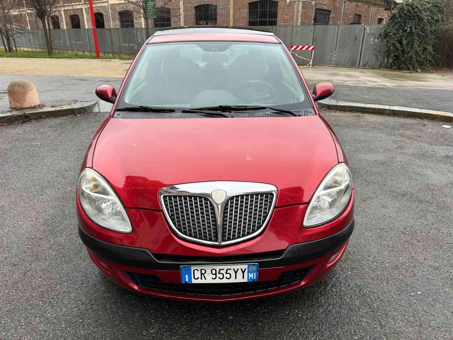 Lancia Ypsilon