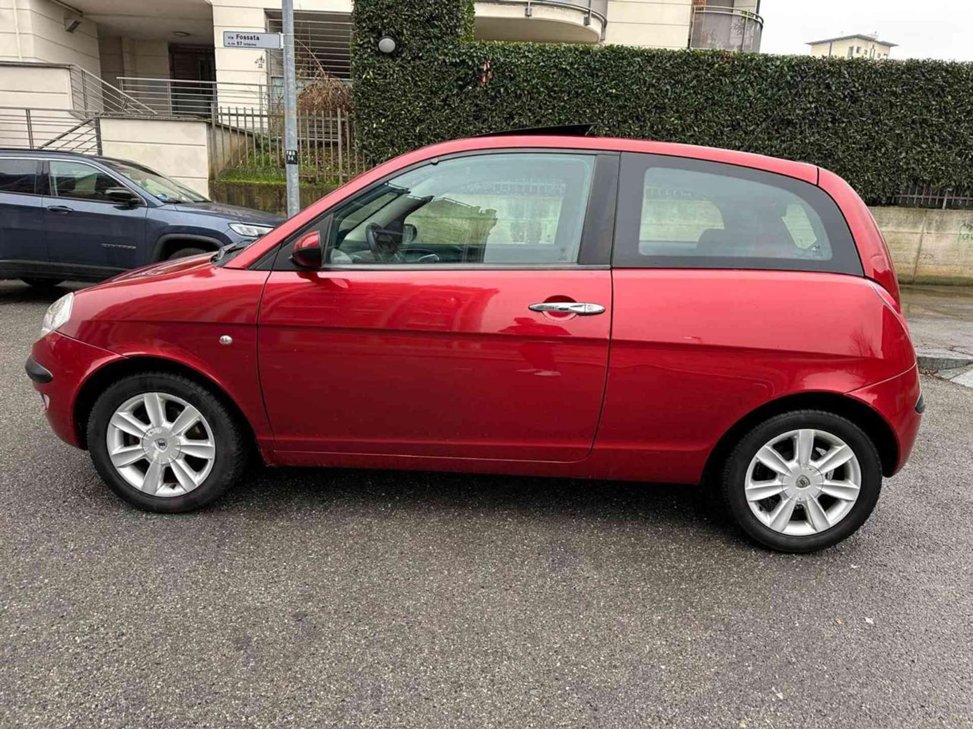 Lancia Ypsilon