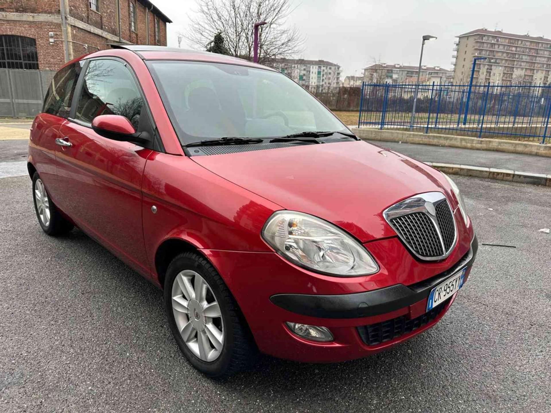 Lancia Ypsilon
