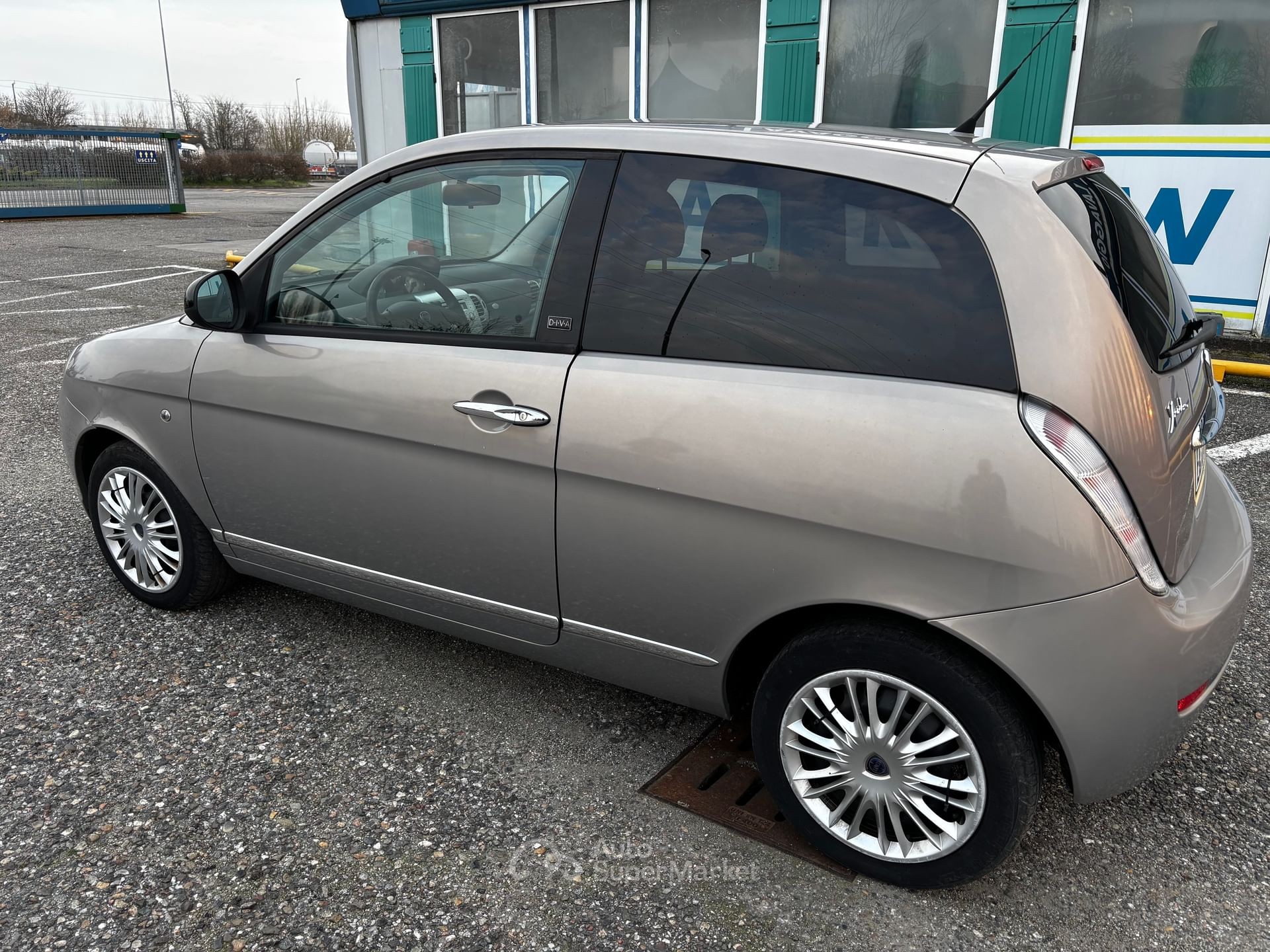 Lancia Ypsilon