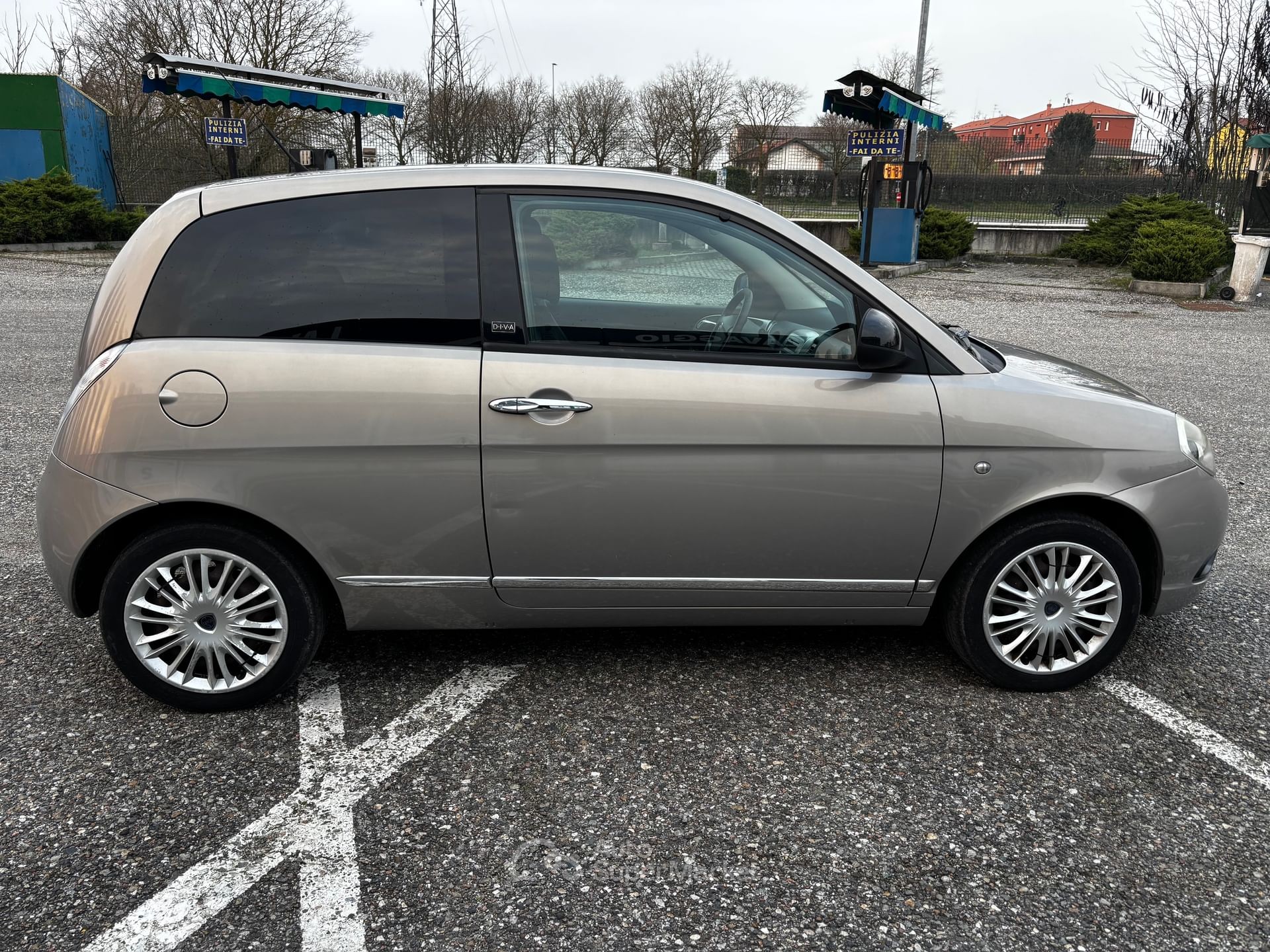 Lancia Ypsilon