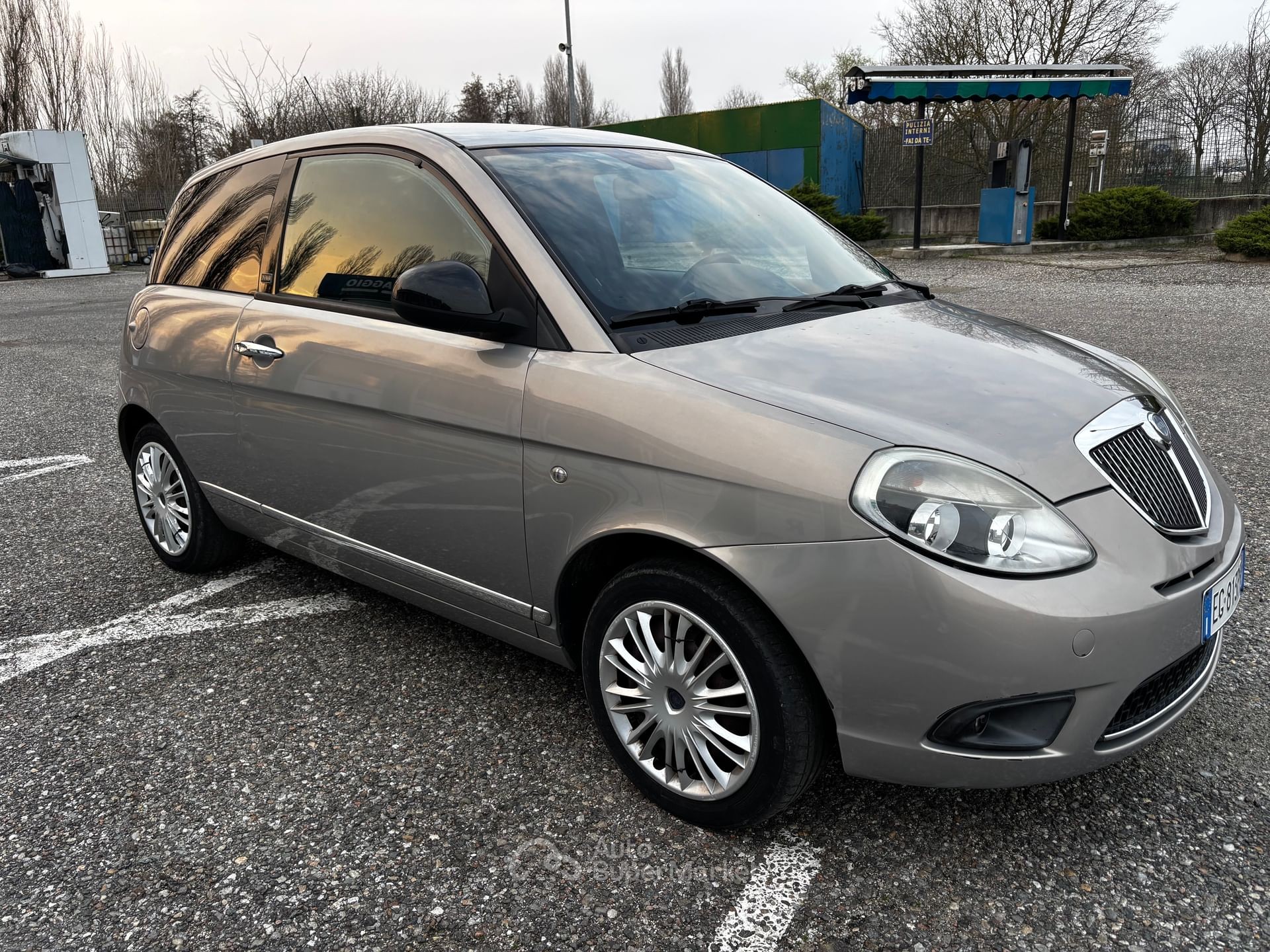 Lancia Ypsilon
