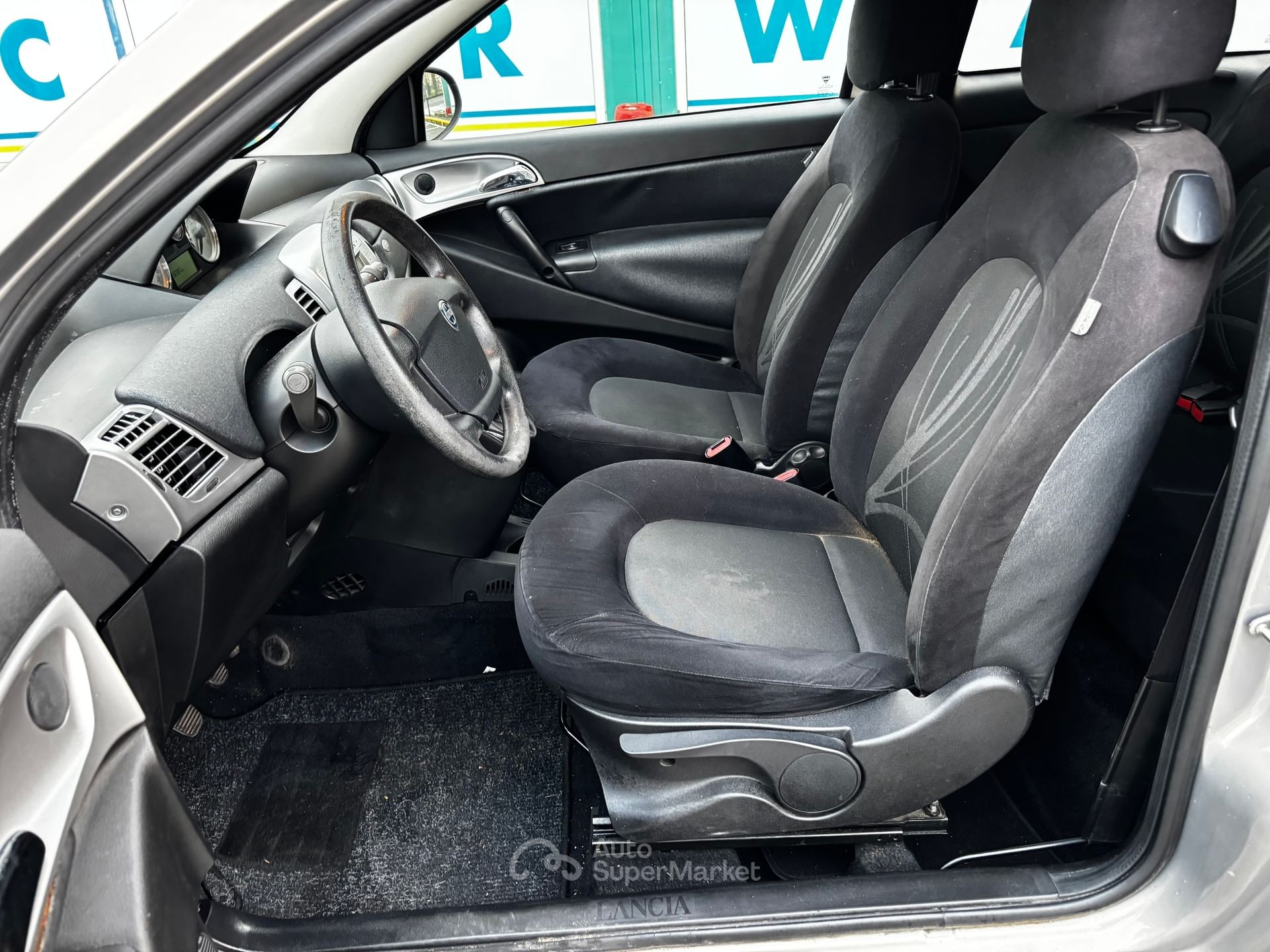 Lancia Ypsilon