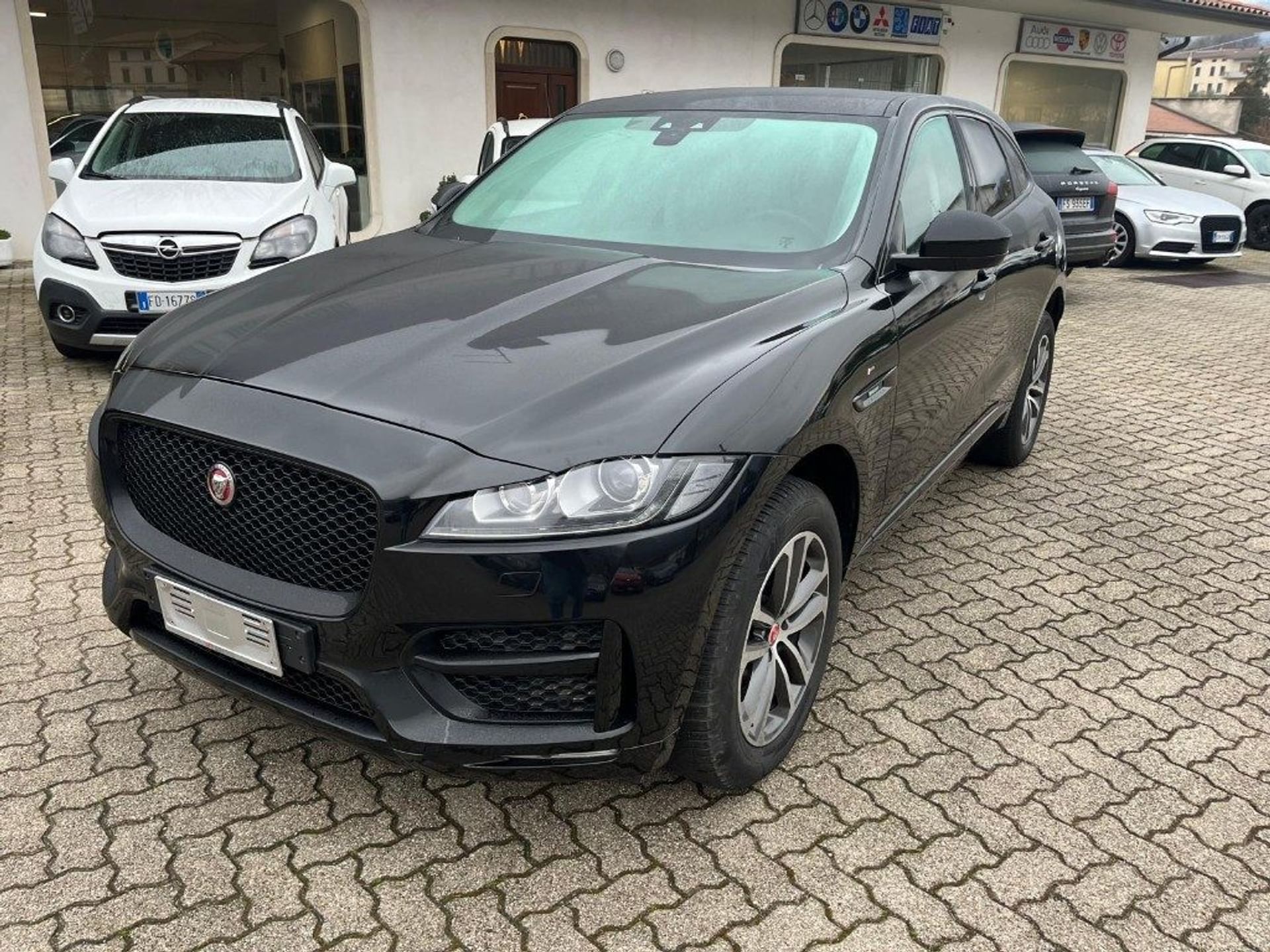 Jaguar F-Pace