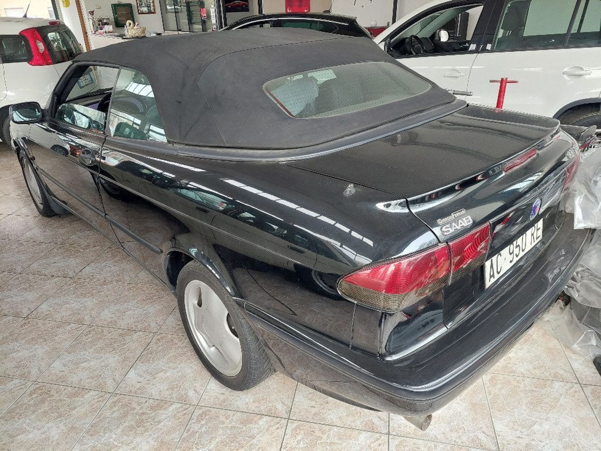 Saab 900
