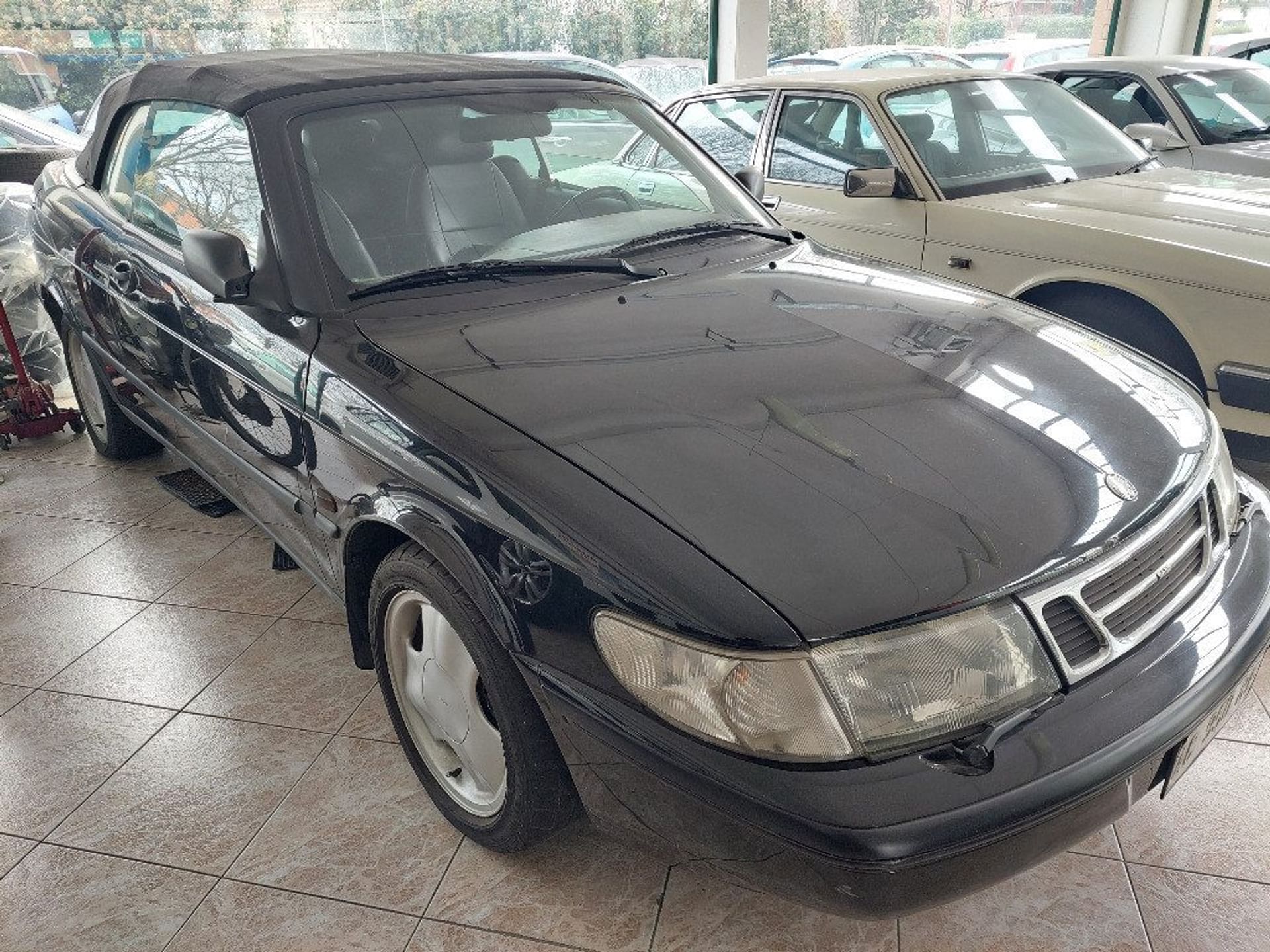 Saab 900