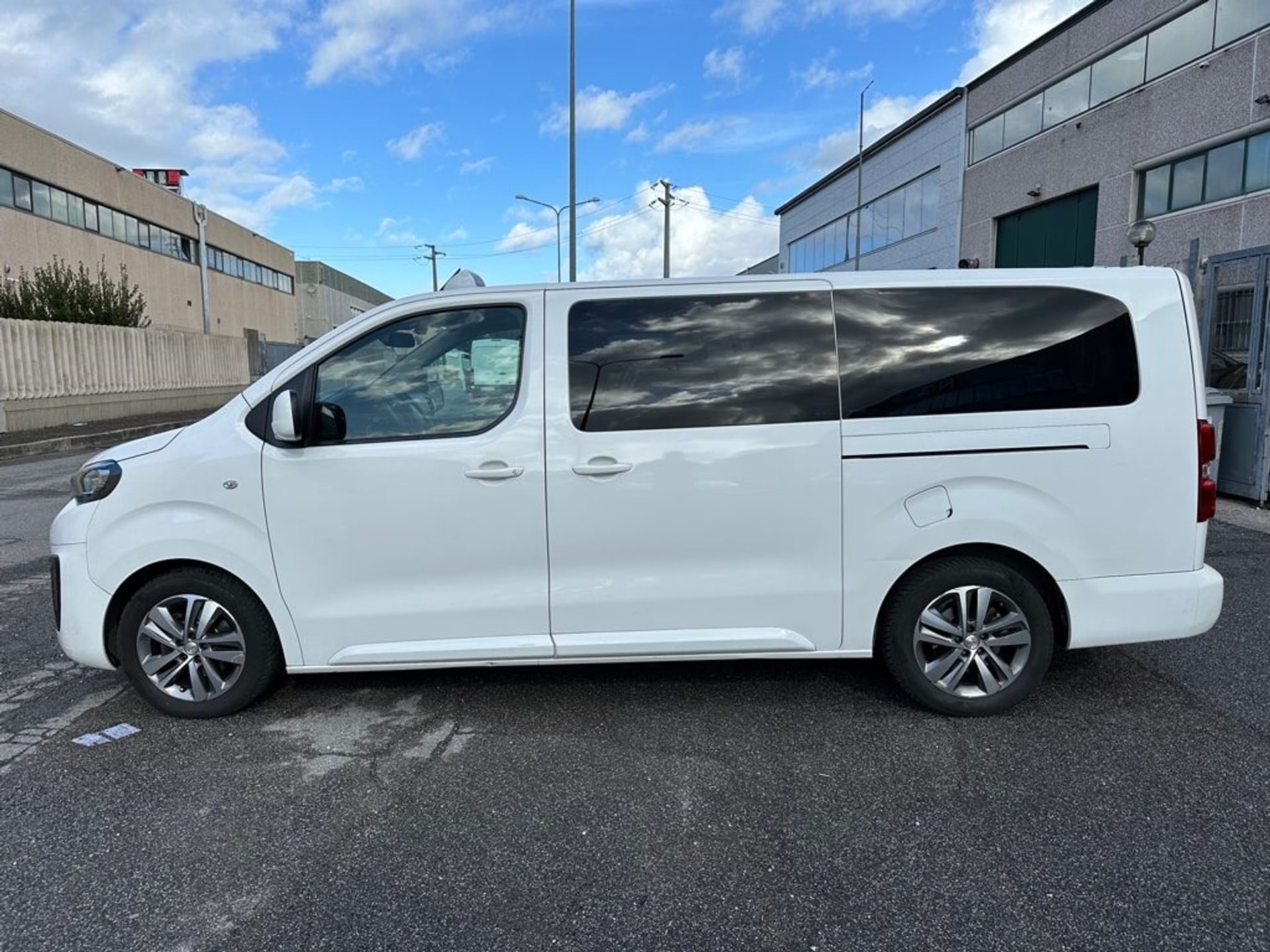 Peugeot Traveller