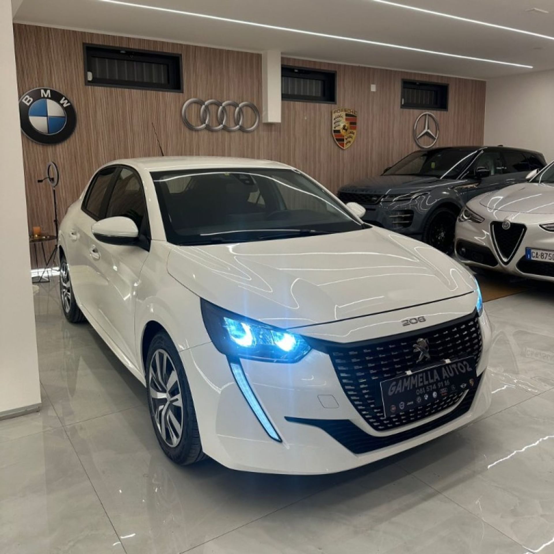 Peugeot 208
