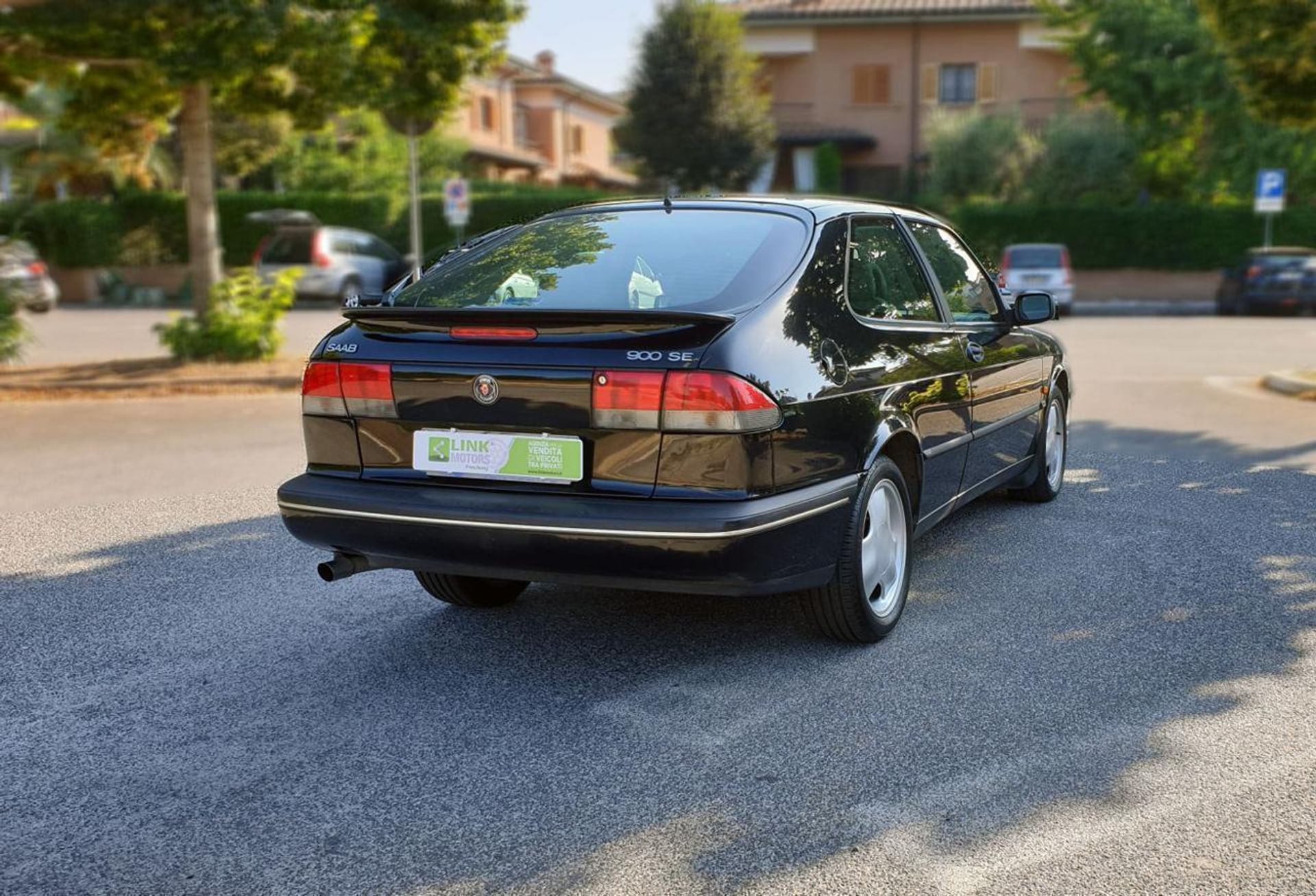 Saab 900
