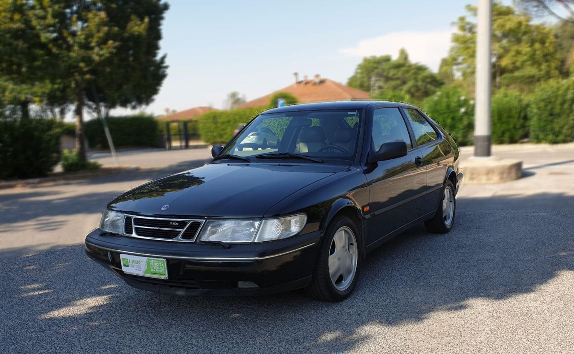 Saab 900