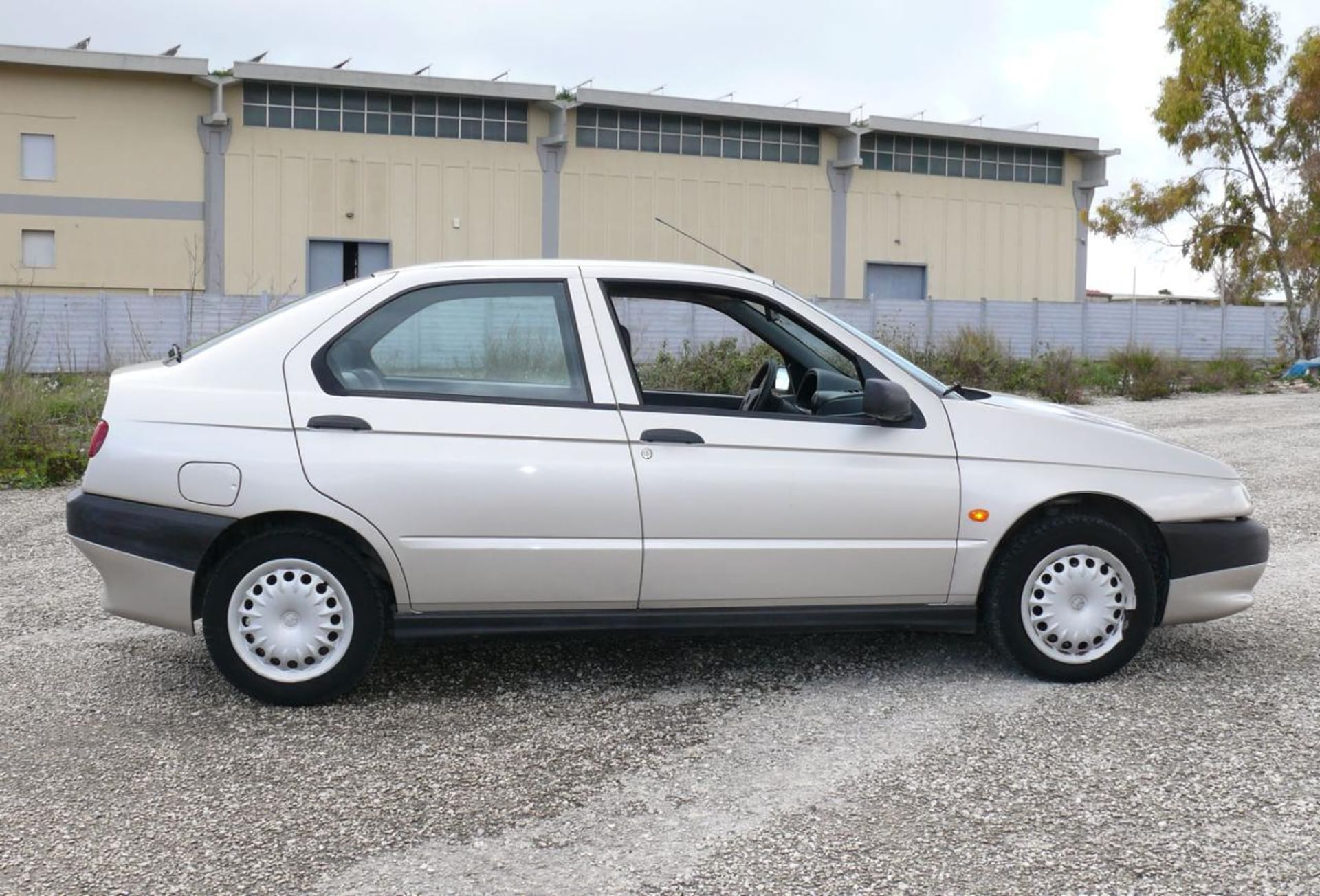 Alfa Romeo 146
