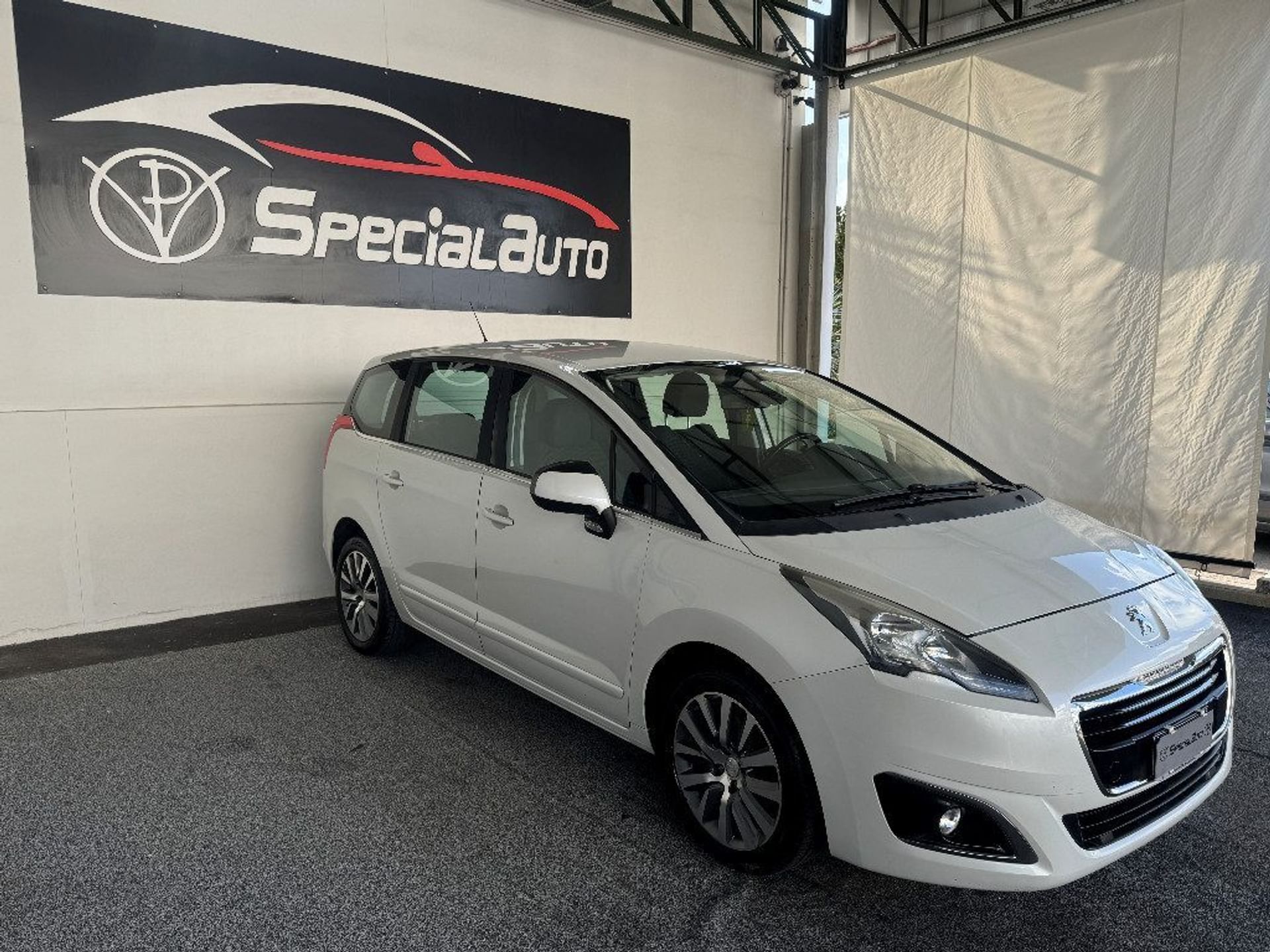 Peugeot 5008