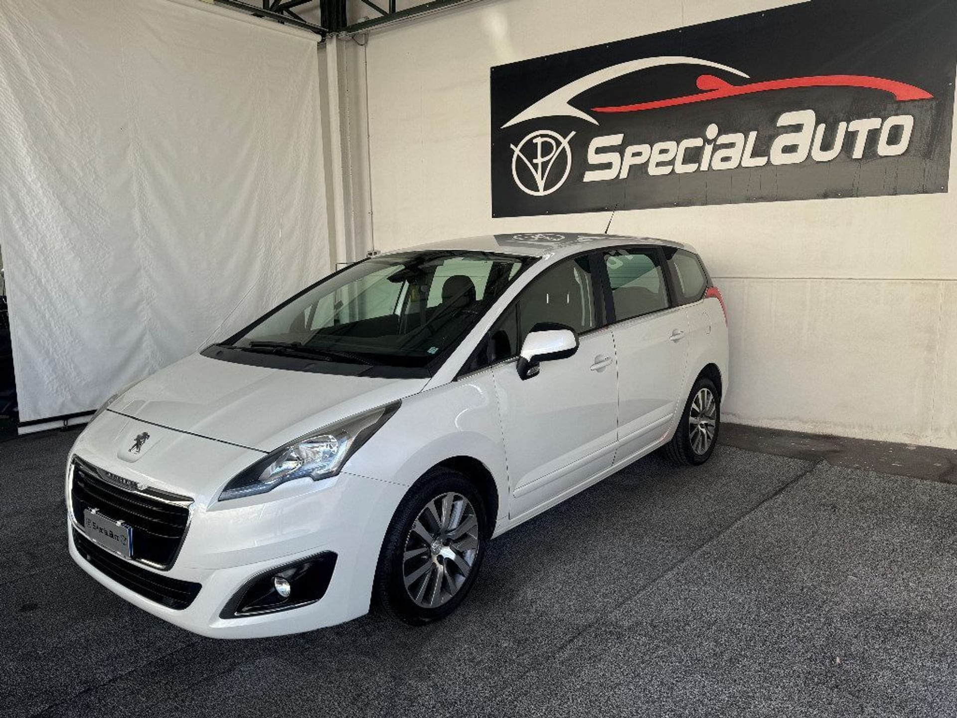 Peugeot 5008