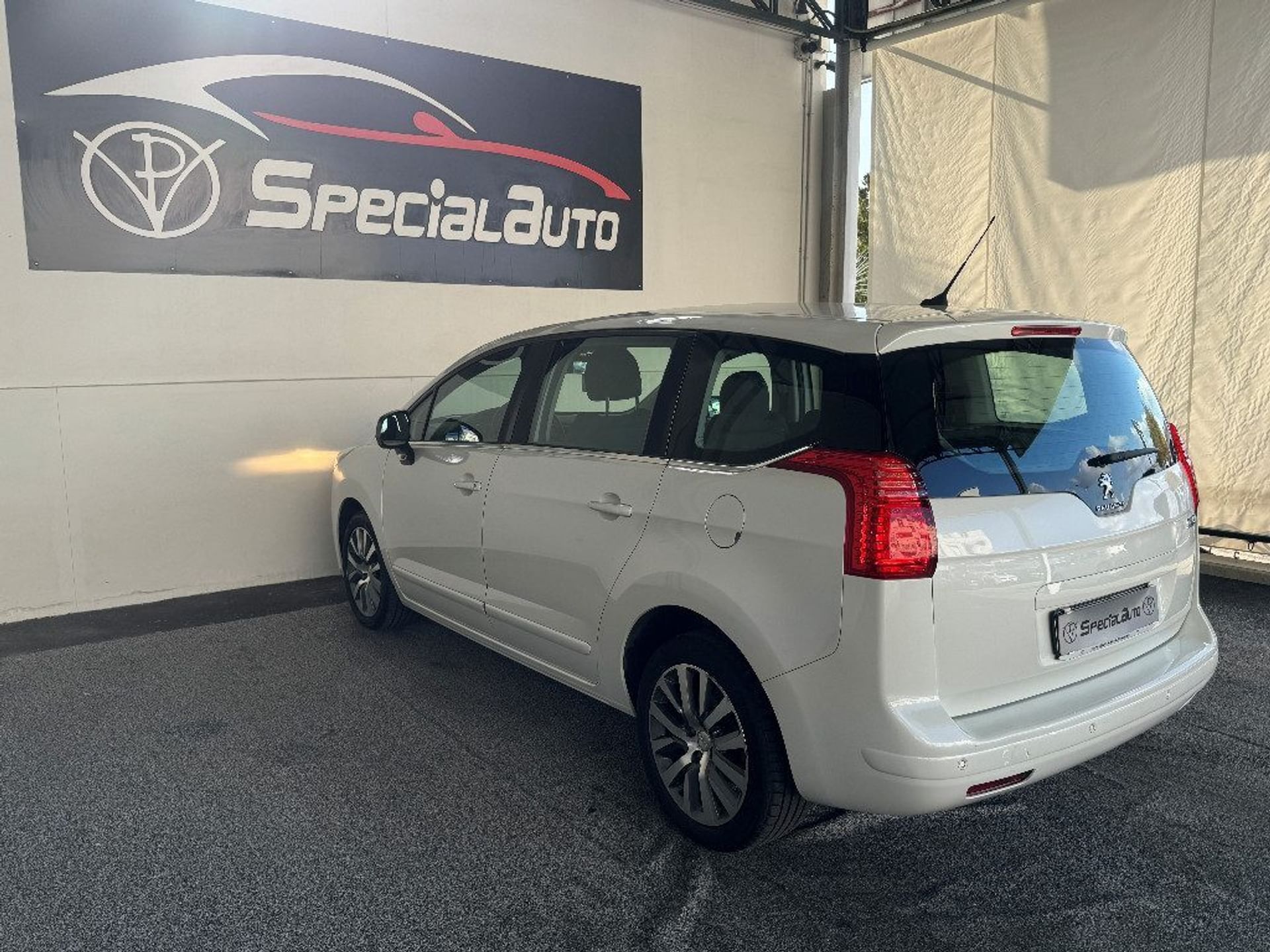 Peugeot 5008