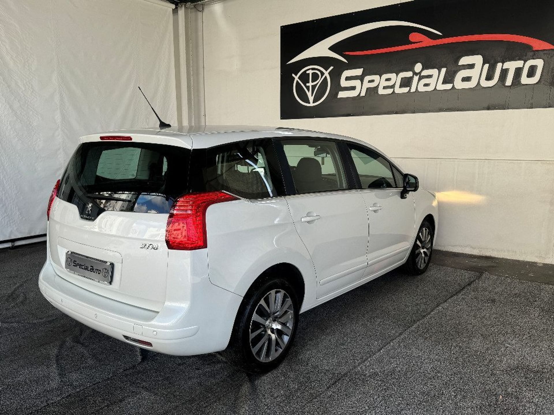 Peugeot 5008