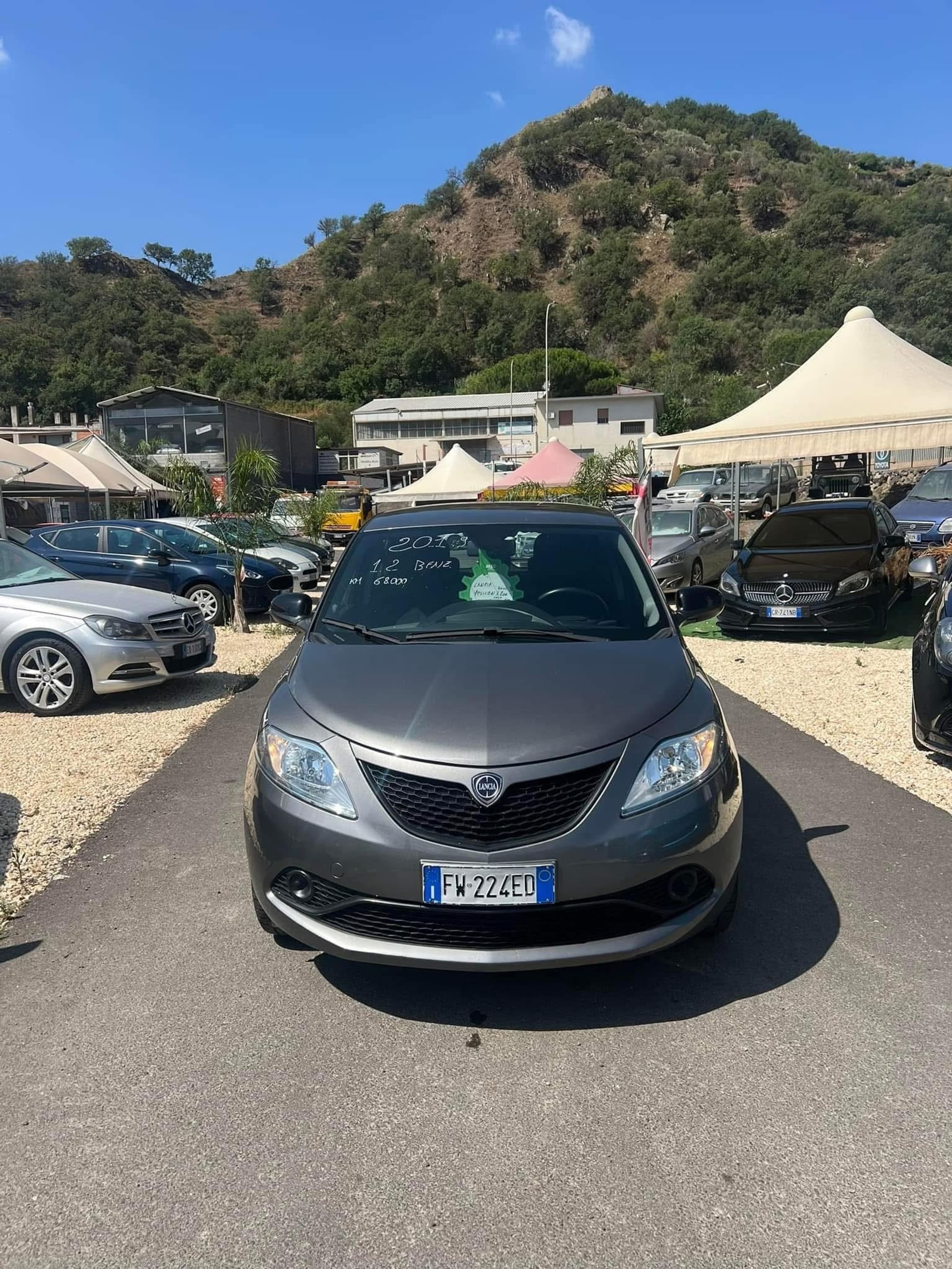 Lancia Ypsilon