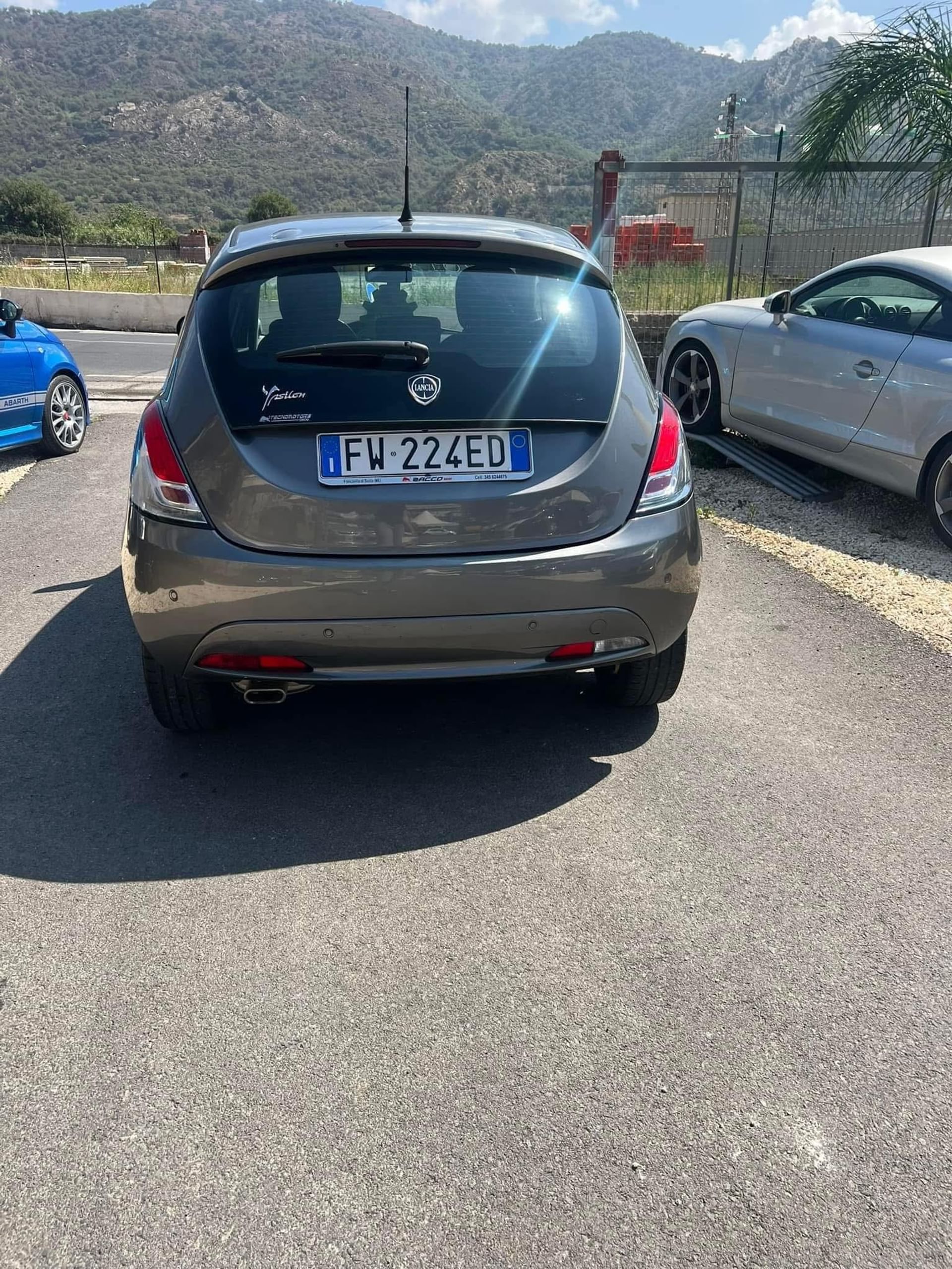 Lancia Ypsilon
