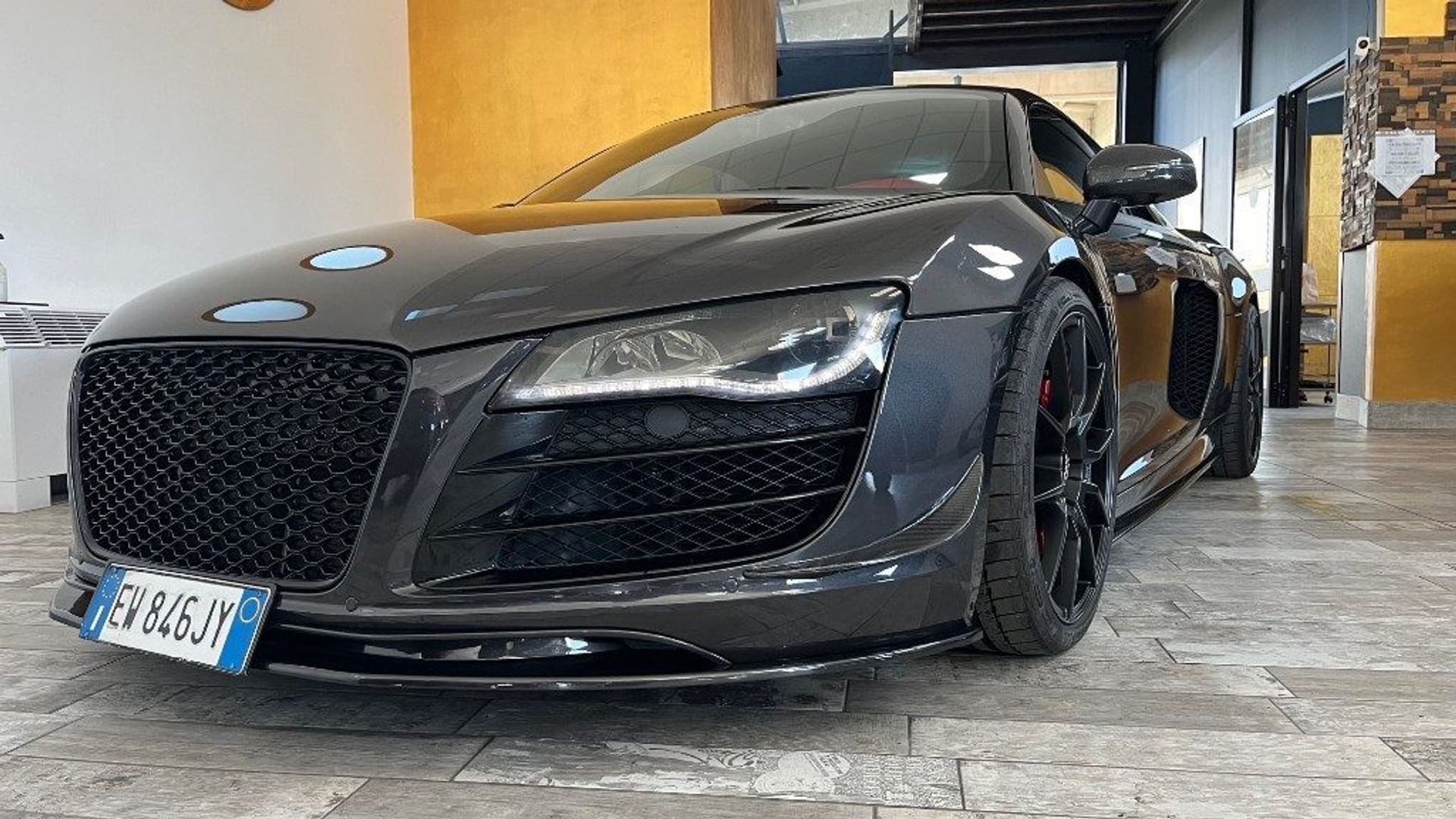 Audi R8