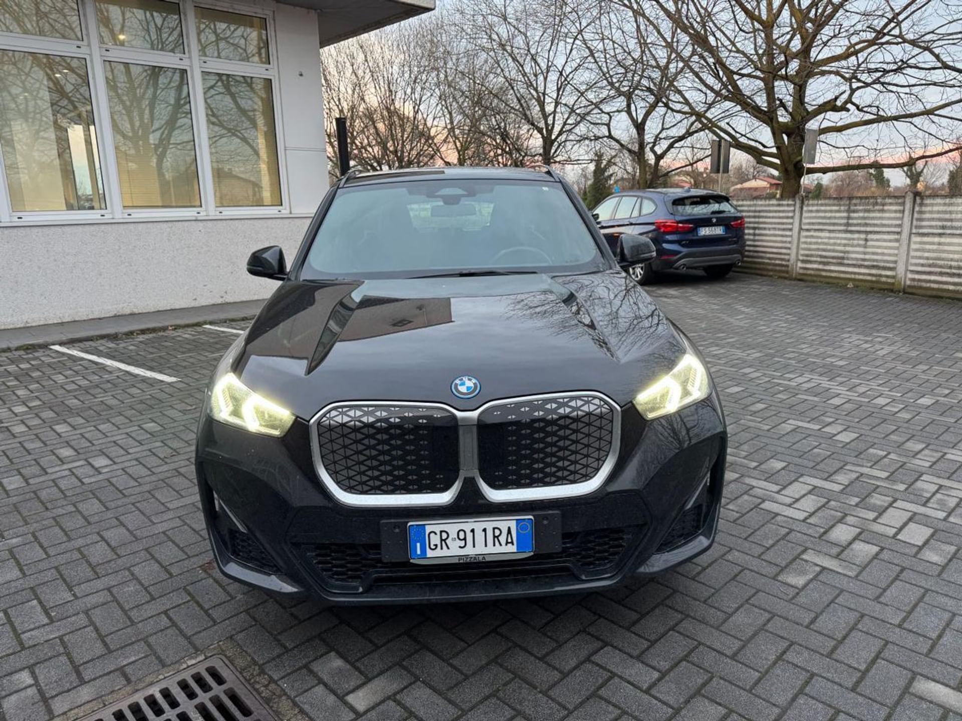 BMW iX1