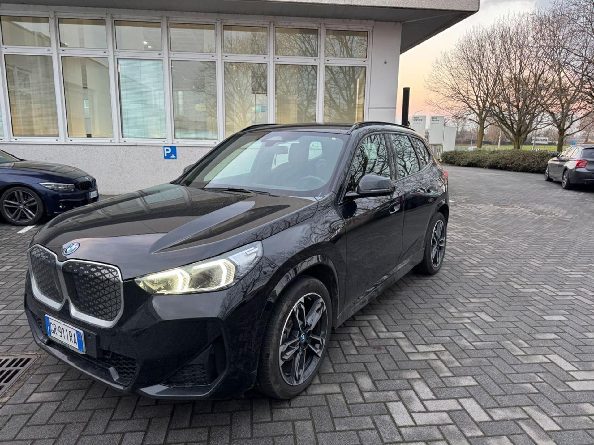 BMW iX1