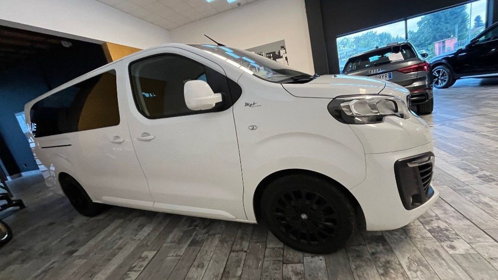 Peugeot Traveller