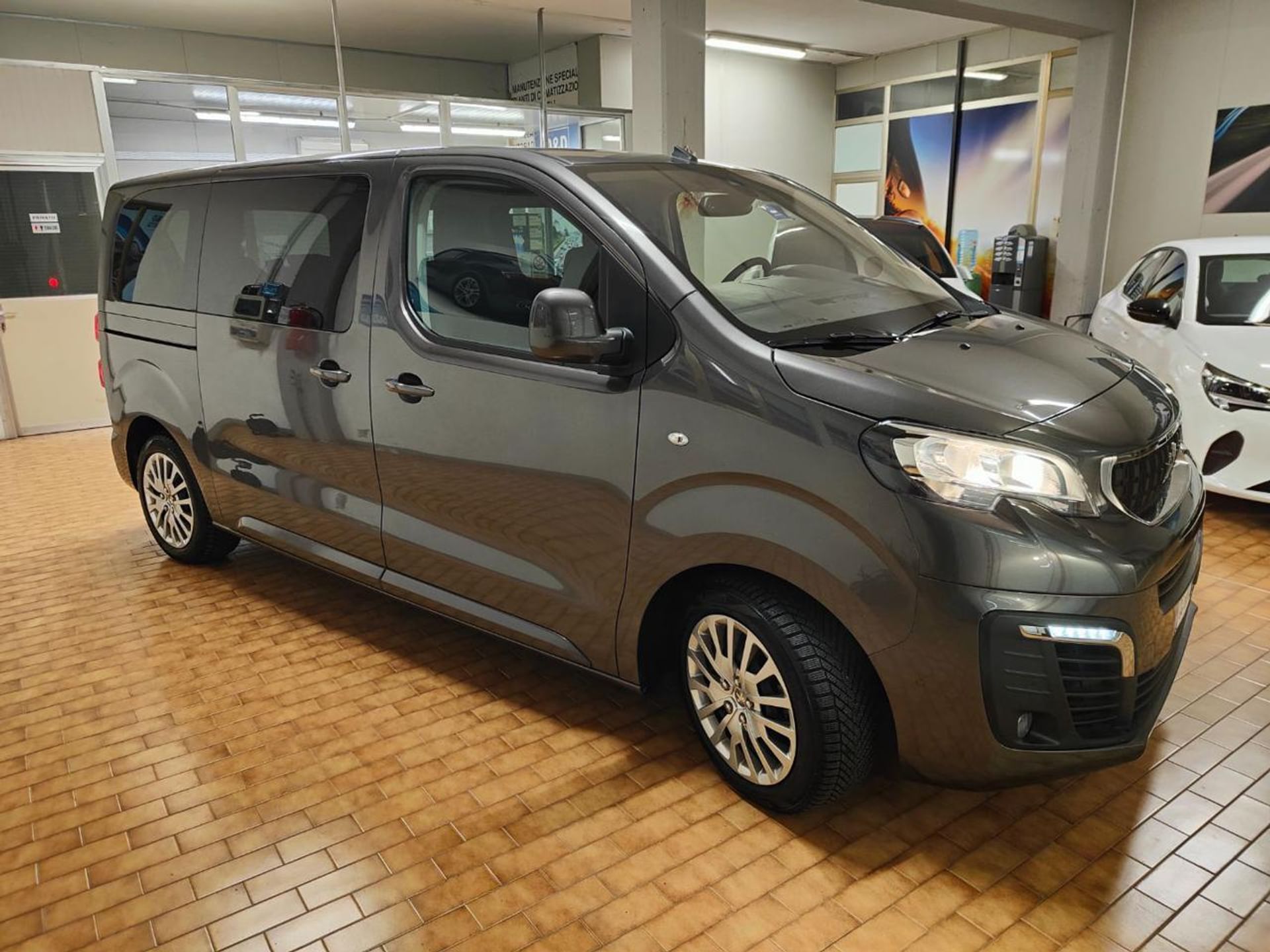 Peugeot Traveller