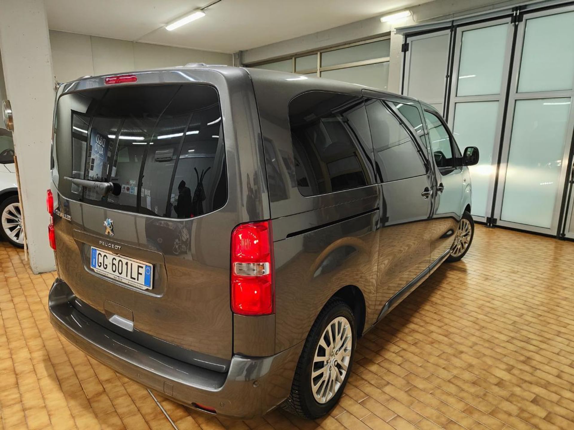 Peugeot Traveller