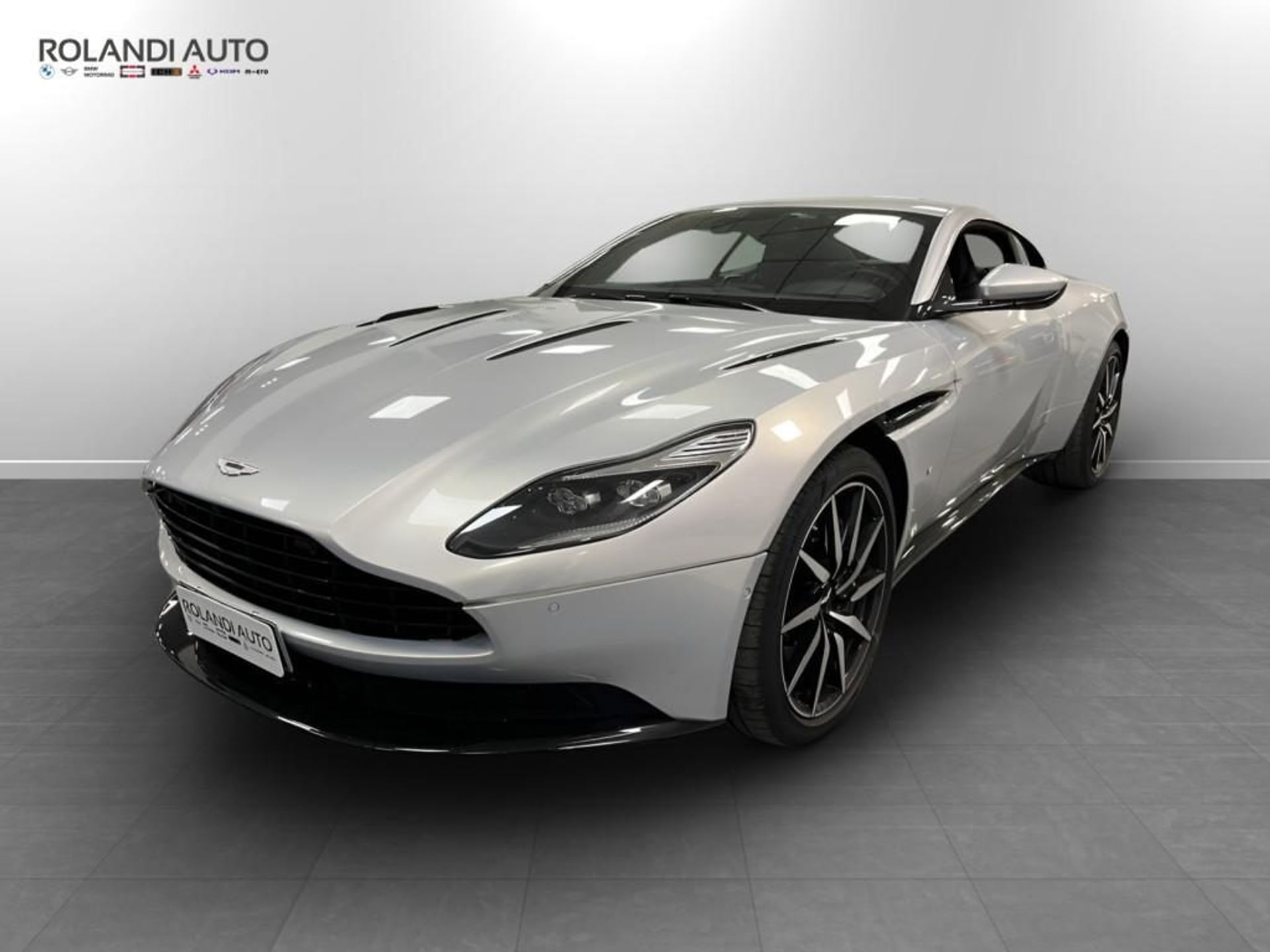 Aston Martin DB11