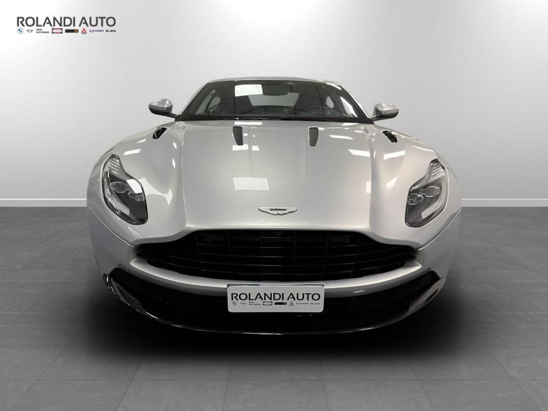 Aston Martin DB11