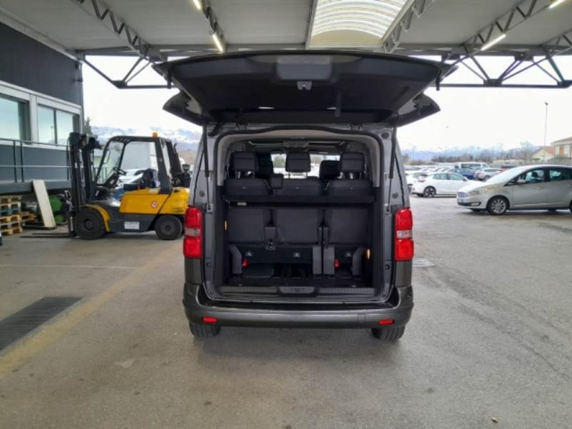 Peugeot Traveller