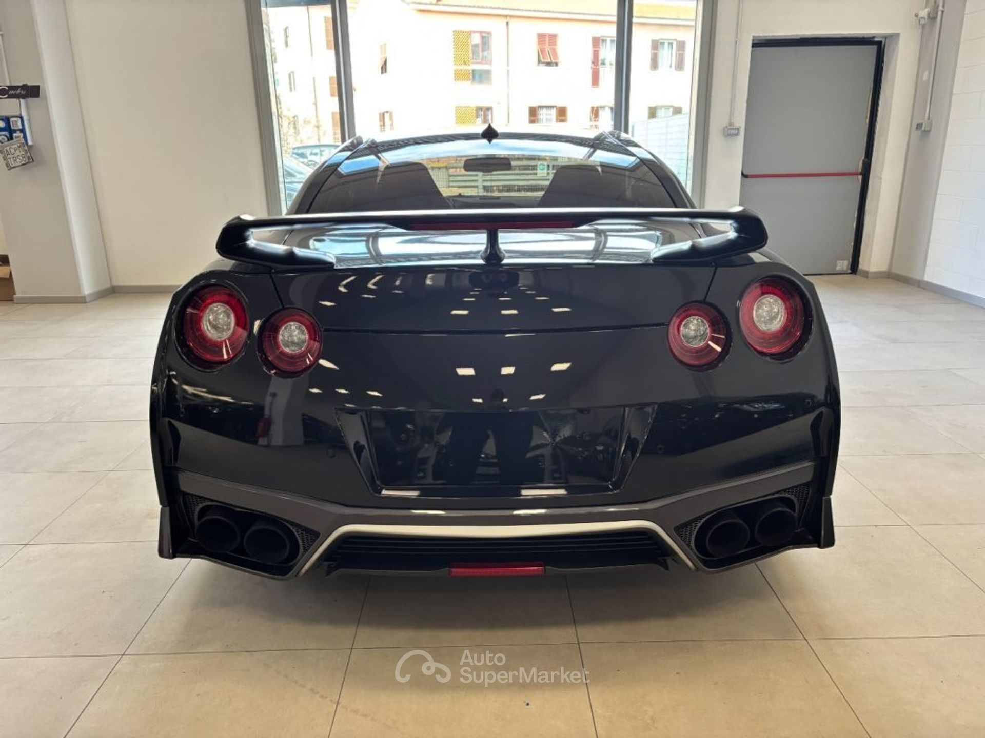 Nissan GT-R
