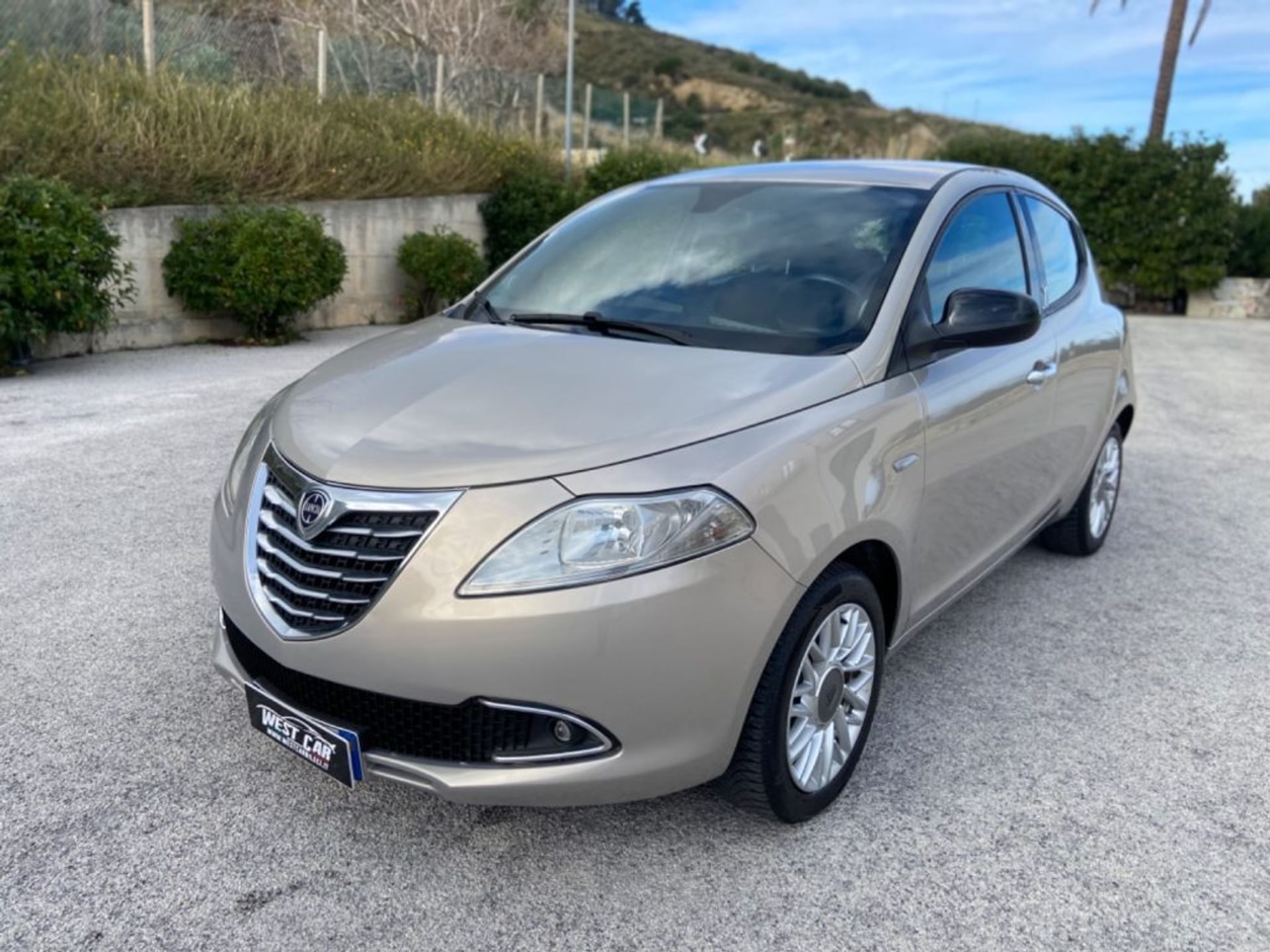 Lancia Ypsilon
