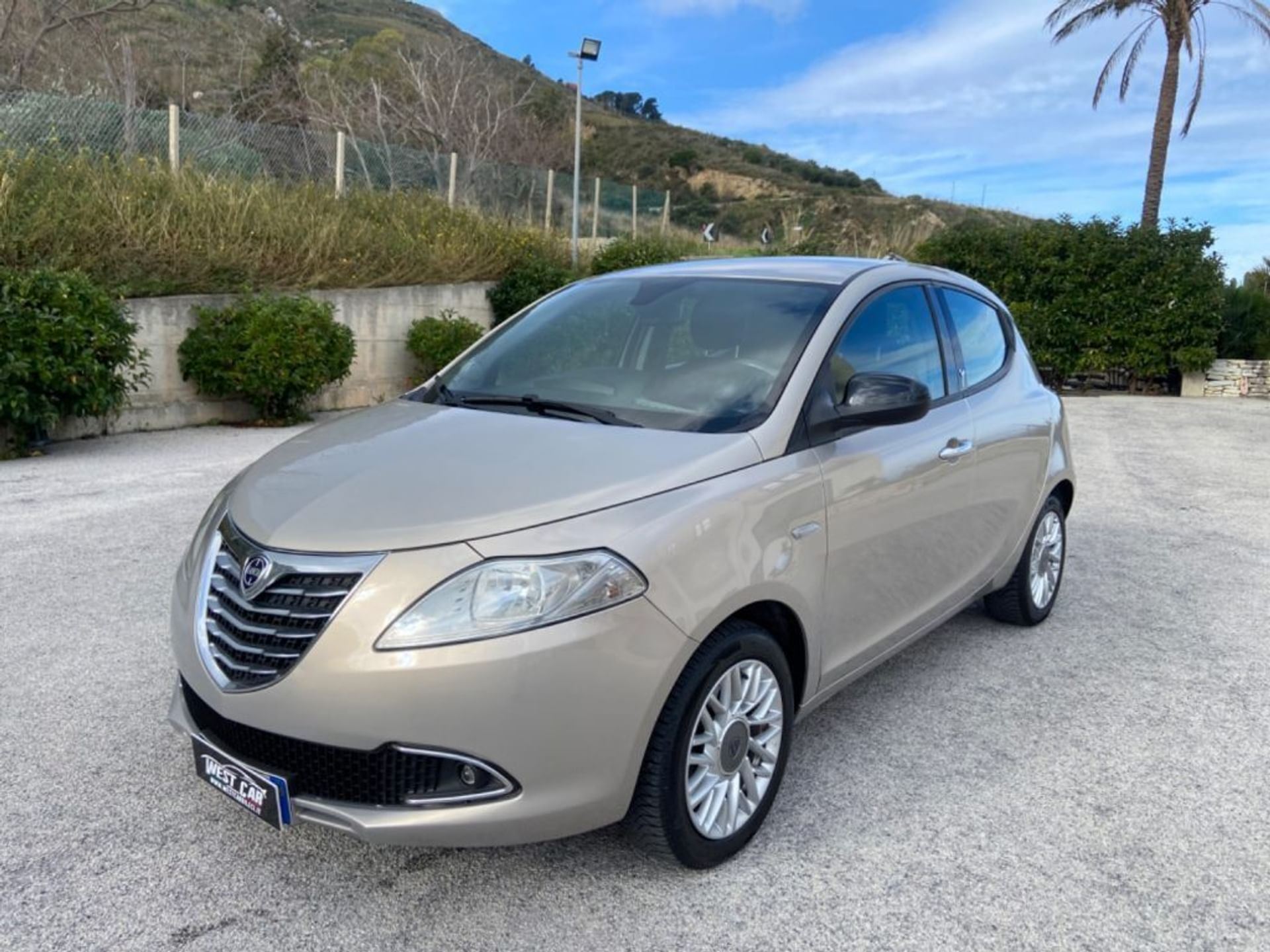 Lancia Ypsilon