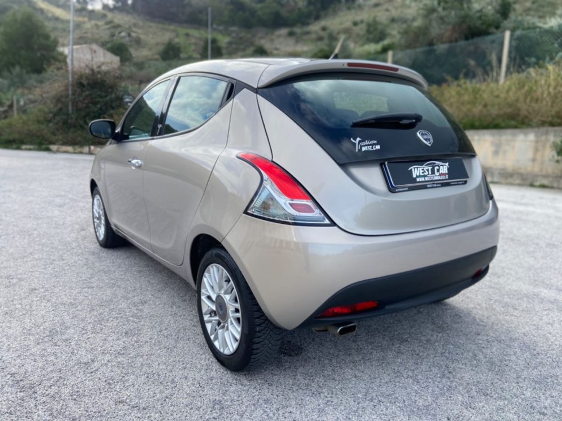 Lancia Ypsilon