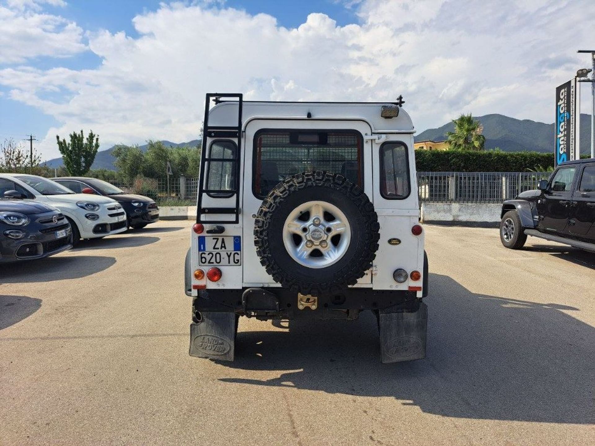 Land Rover Defender