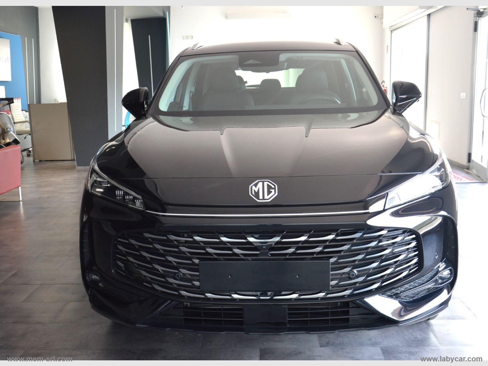 MG HS