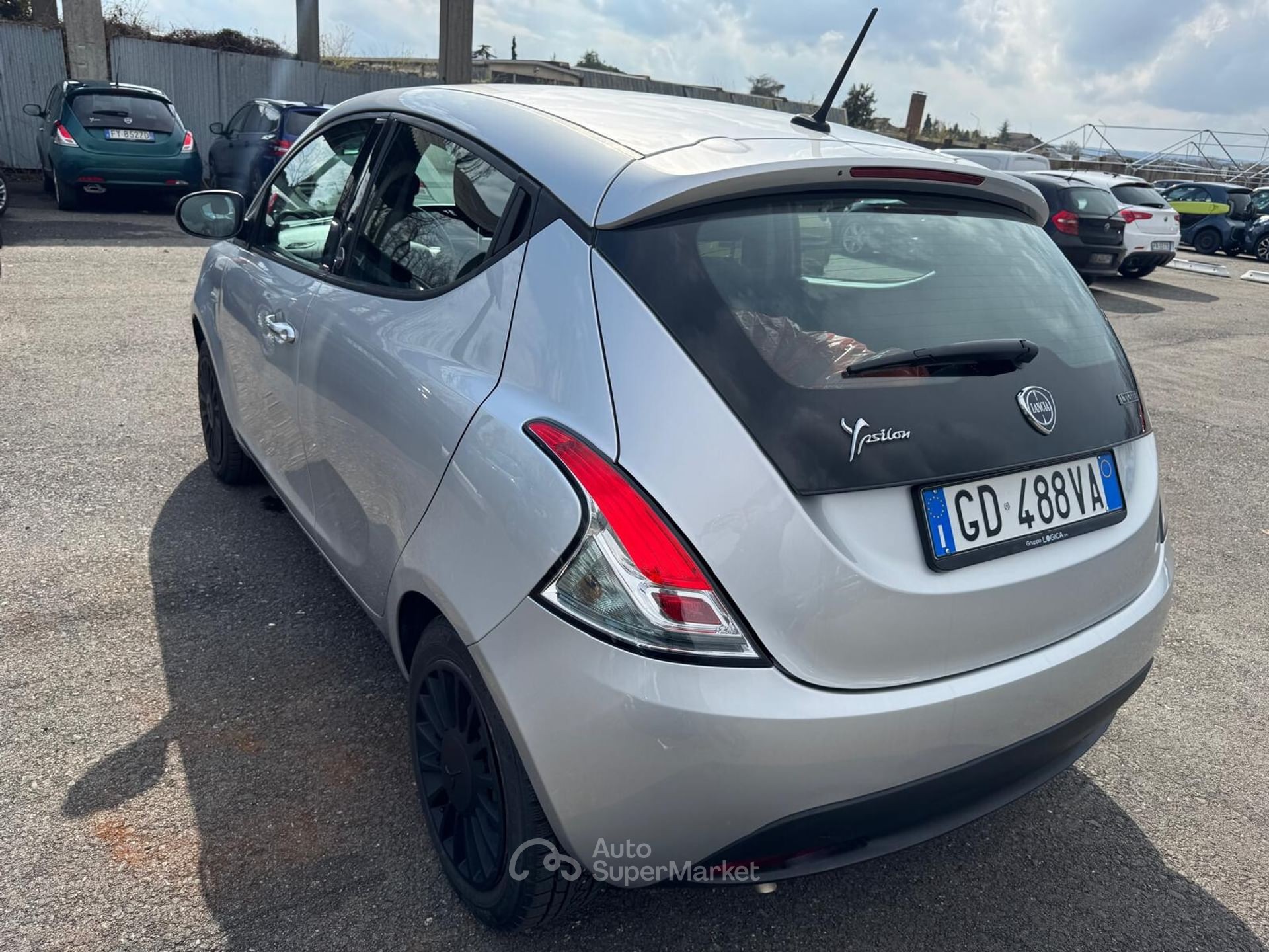 Lancia Ypsilon
