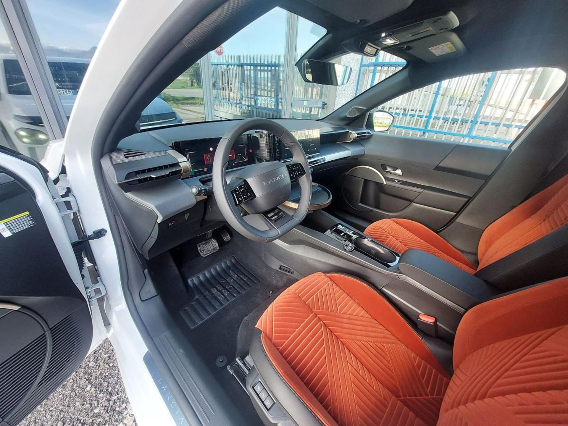 Lancia Ypsilon
