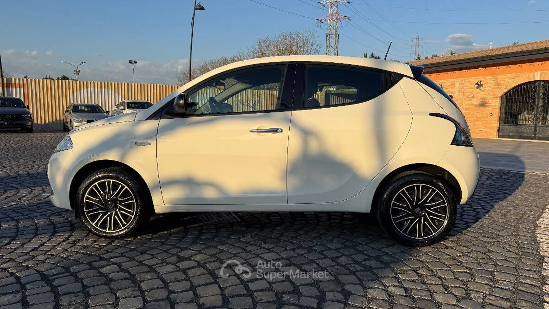 Lancia Ypsilon