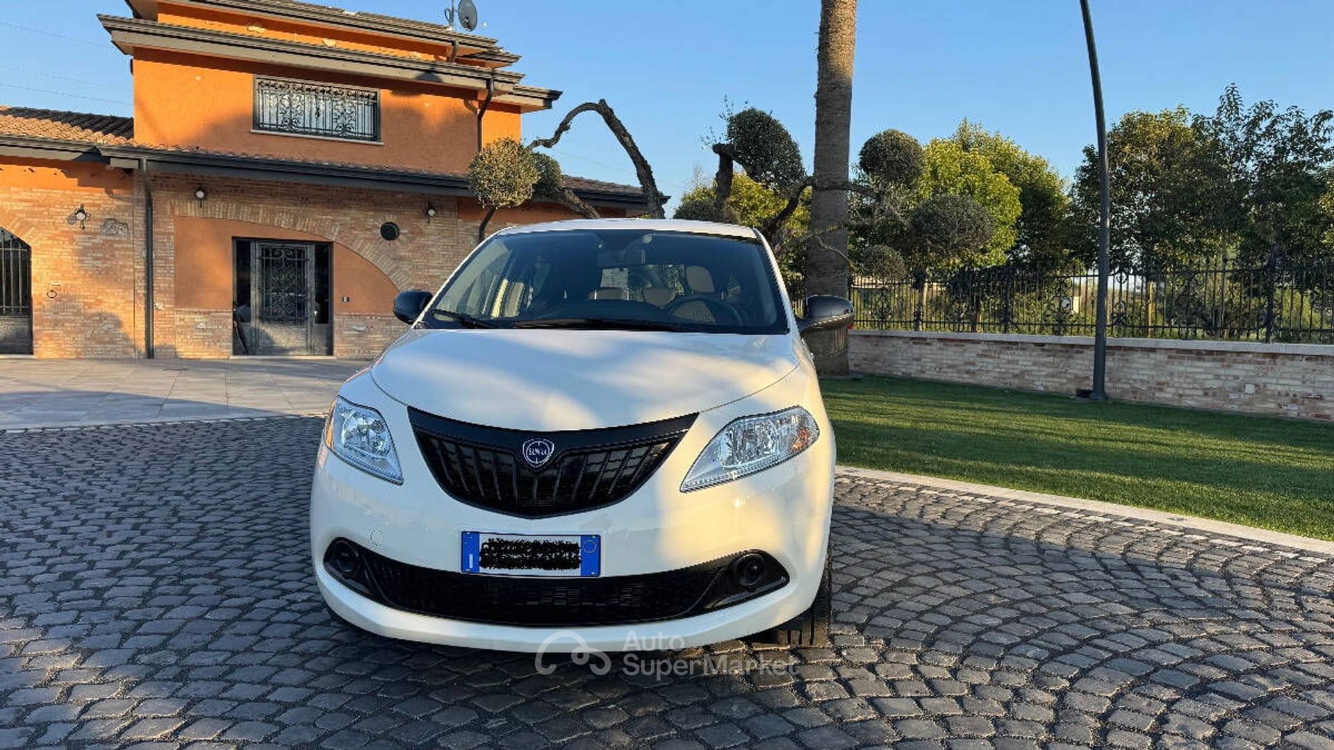 Lancia Ypsilon