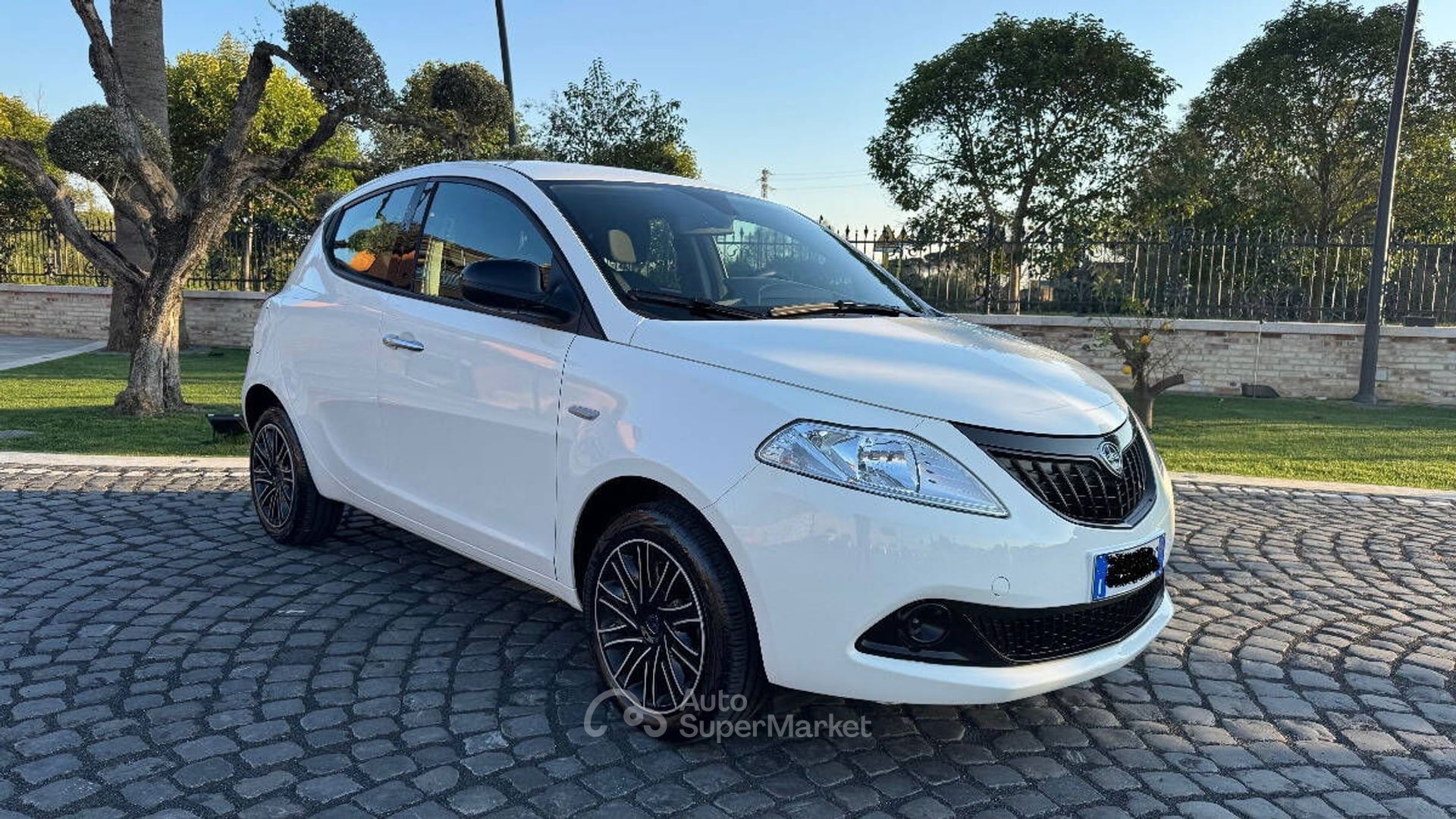 Lancia Ypsilon